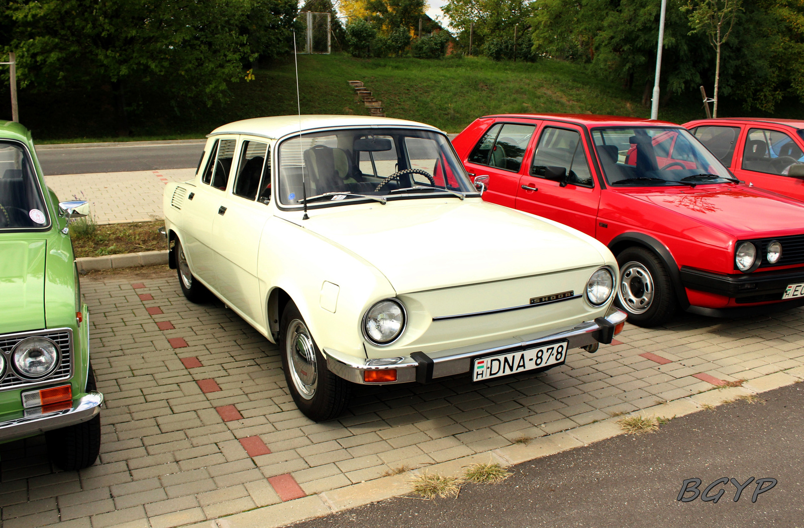 Skoda S100