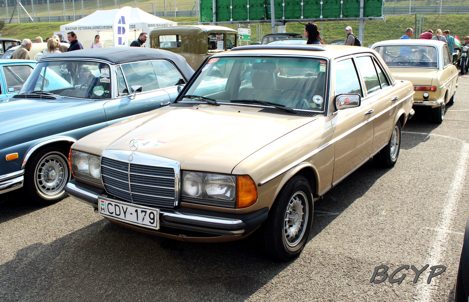 Mercedes-Benz W123