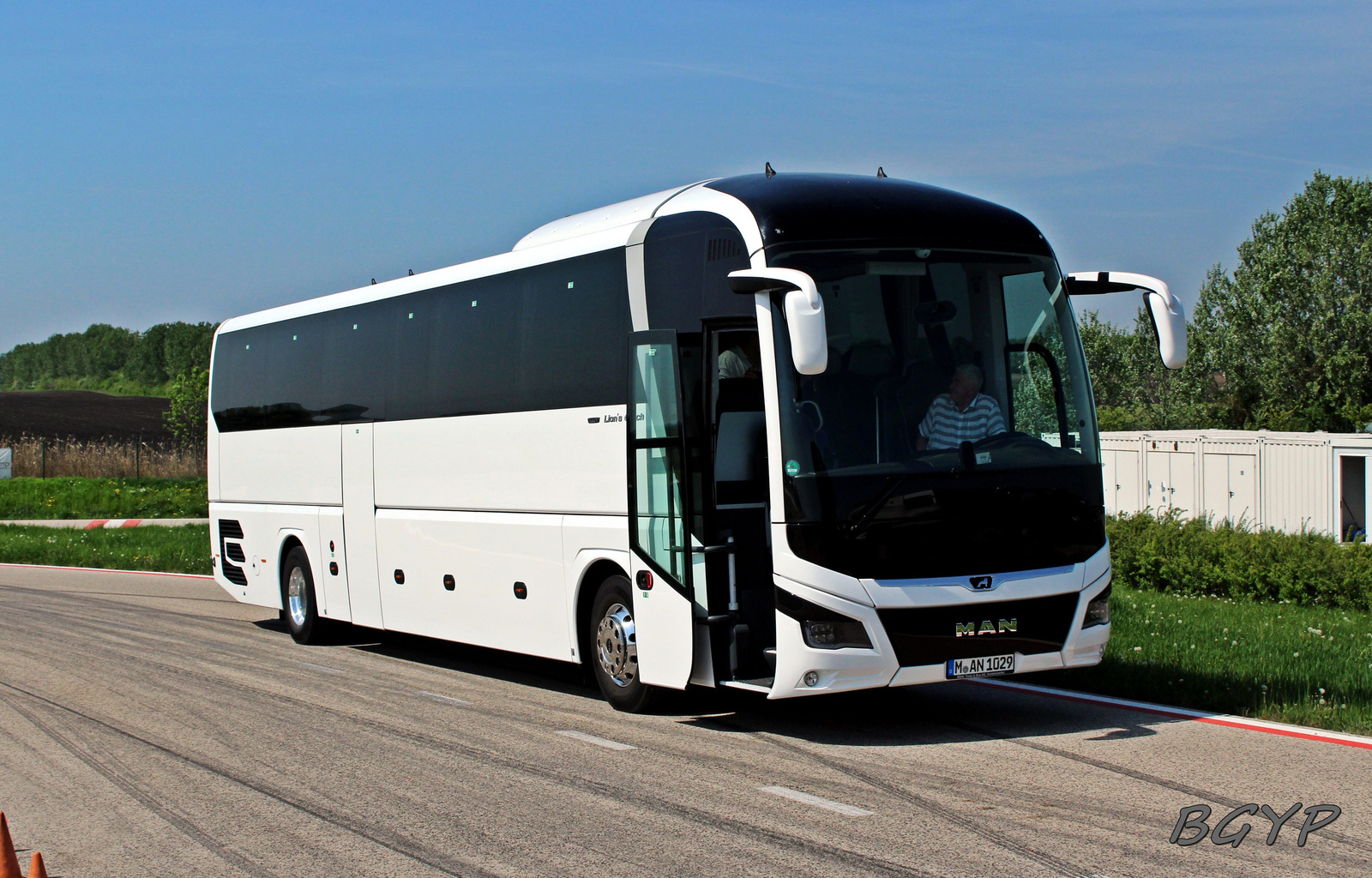 MAN Lion's Coach (M-AN 1029)