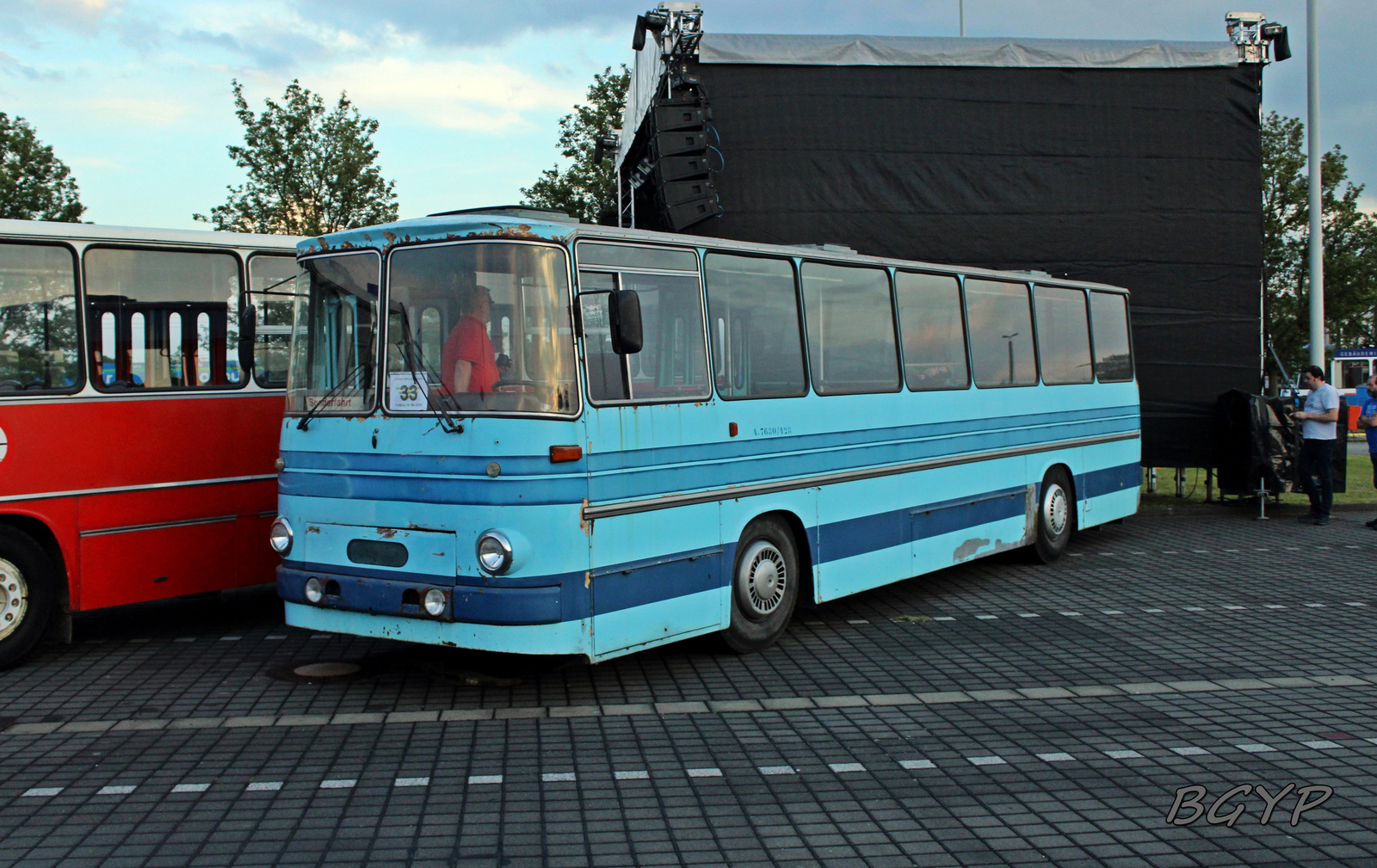 Ikarus 260.02