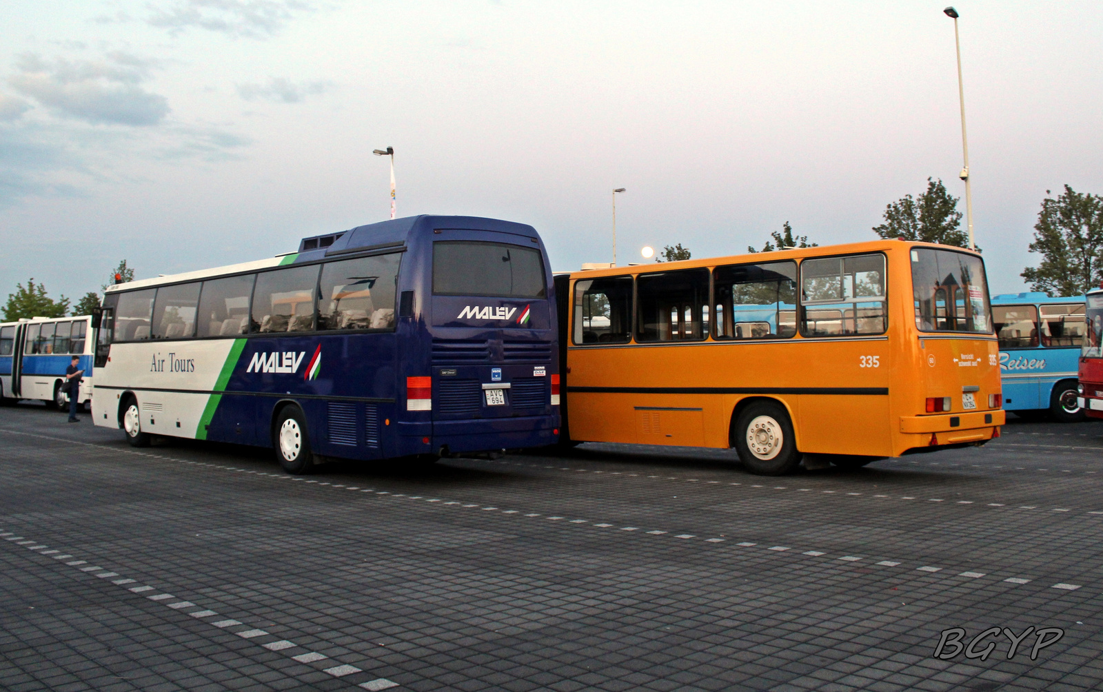 Ikarus 350.02 (AVC-694)