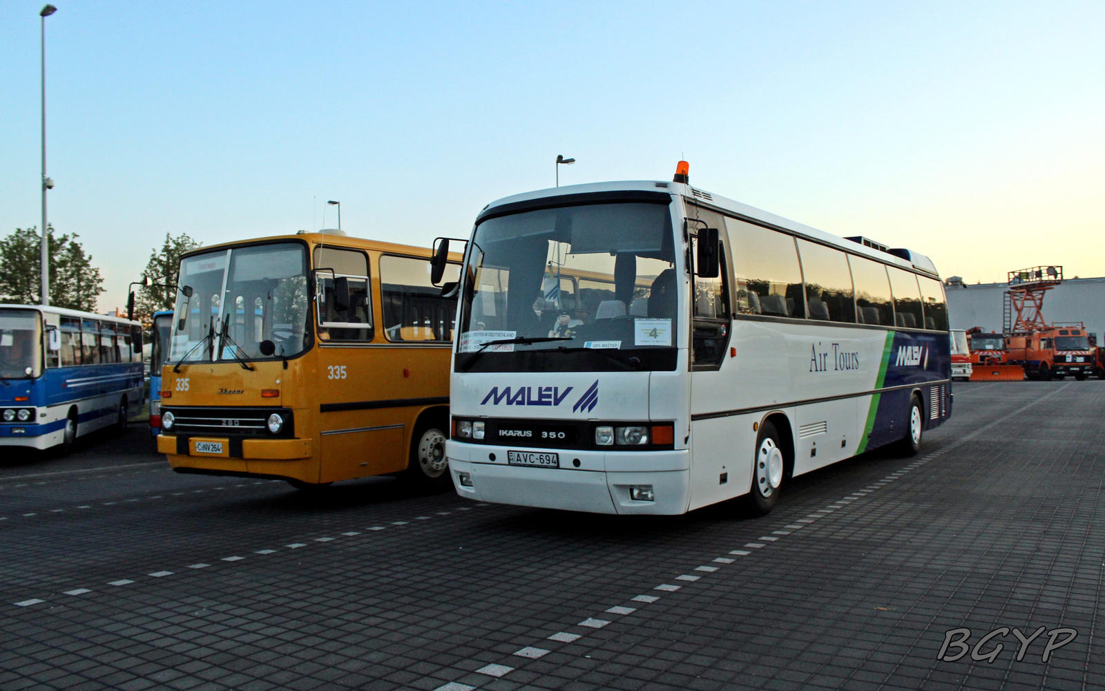 Ikarus 350.02 (AVC-694)