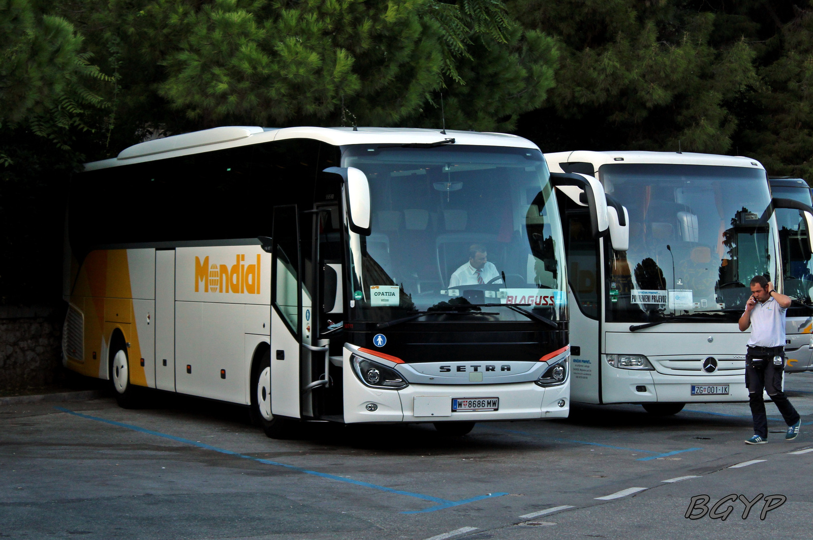 Setra S515 HD (W-8686 MW)