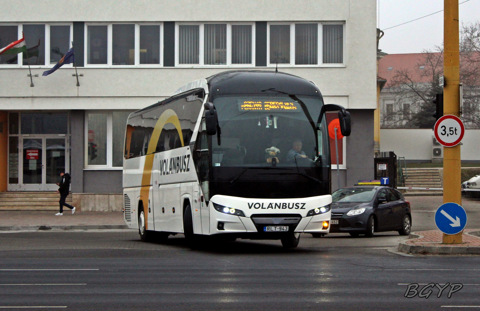 Neoplan Tourliner (RLT-943)