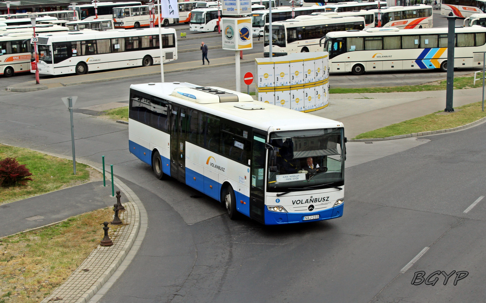 Mercedes-Benz Intouro (NAJ-233)