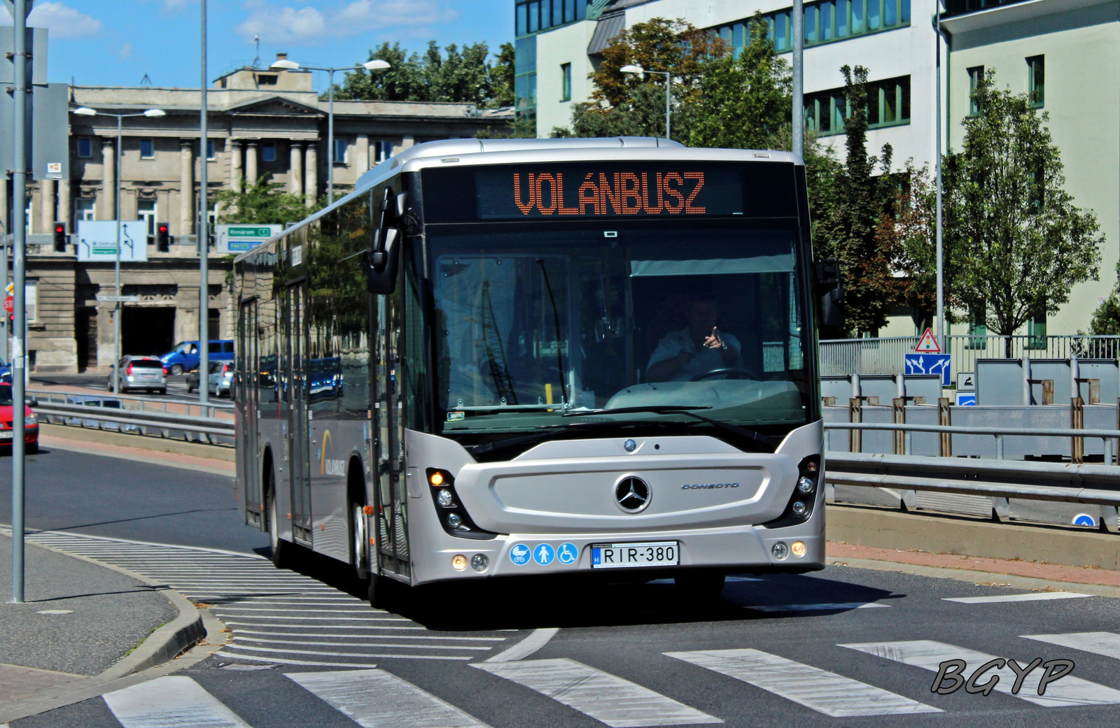 Mercedes-Benz Conecto (RIR-380)