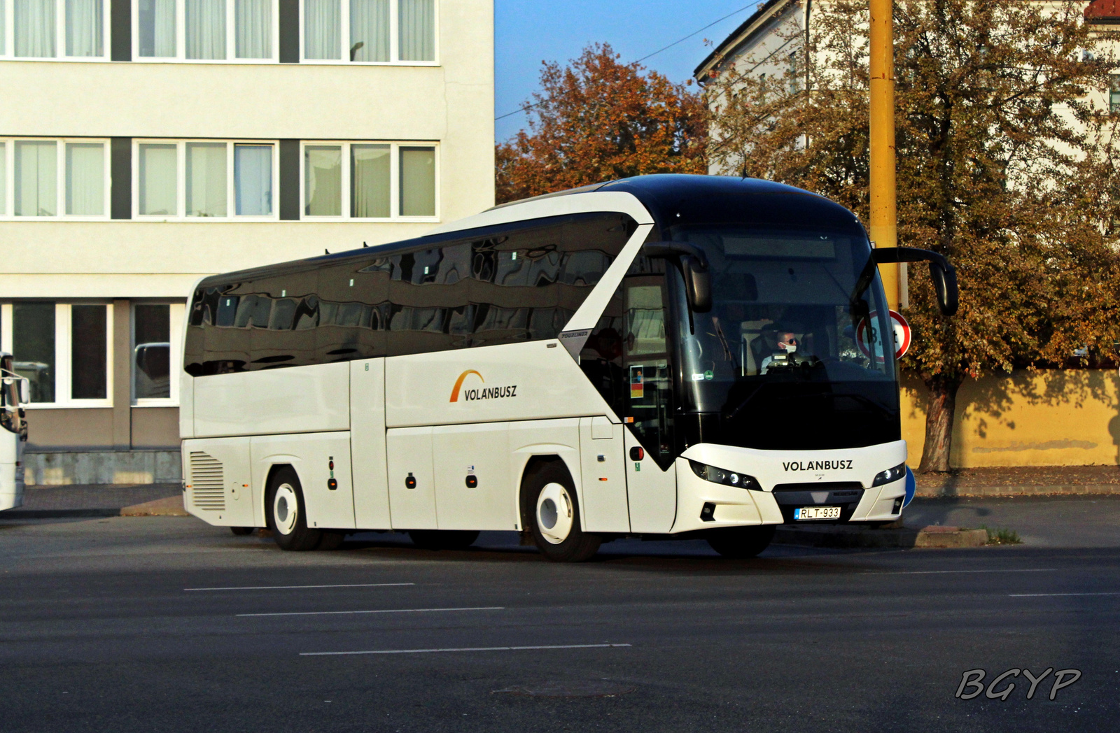 Neoplan Tourliner (RLT-933)
