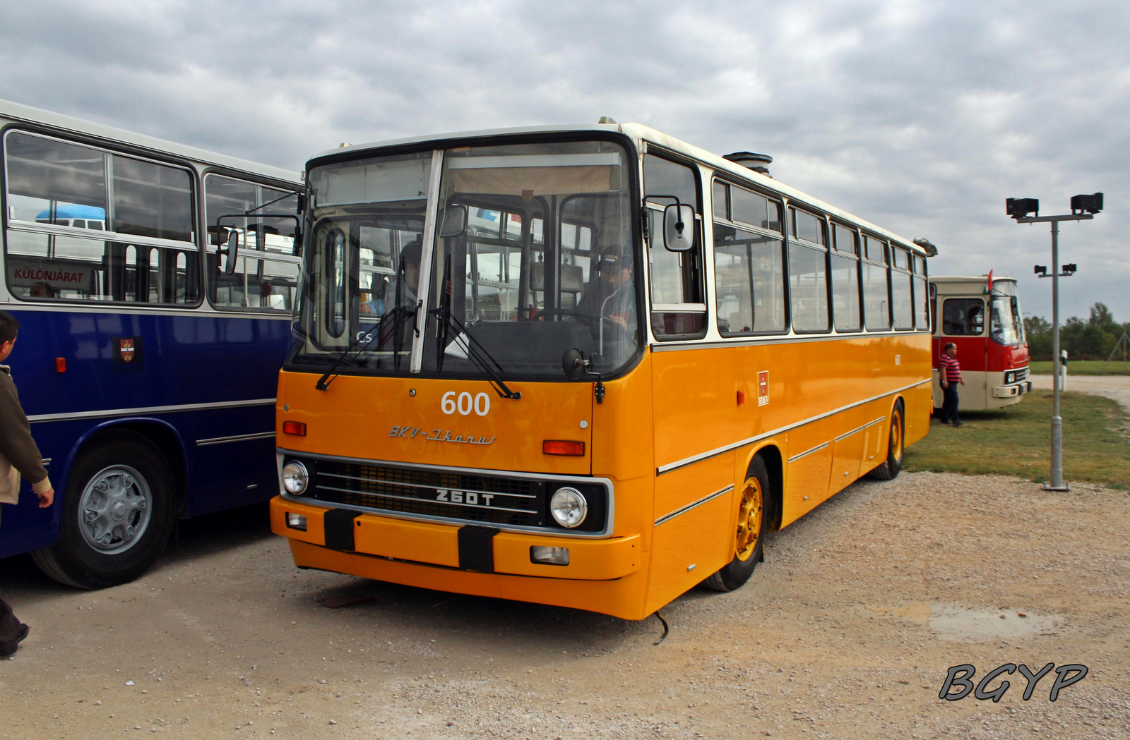 Ikarus 260T (600)