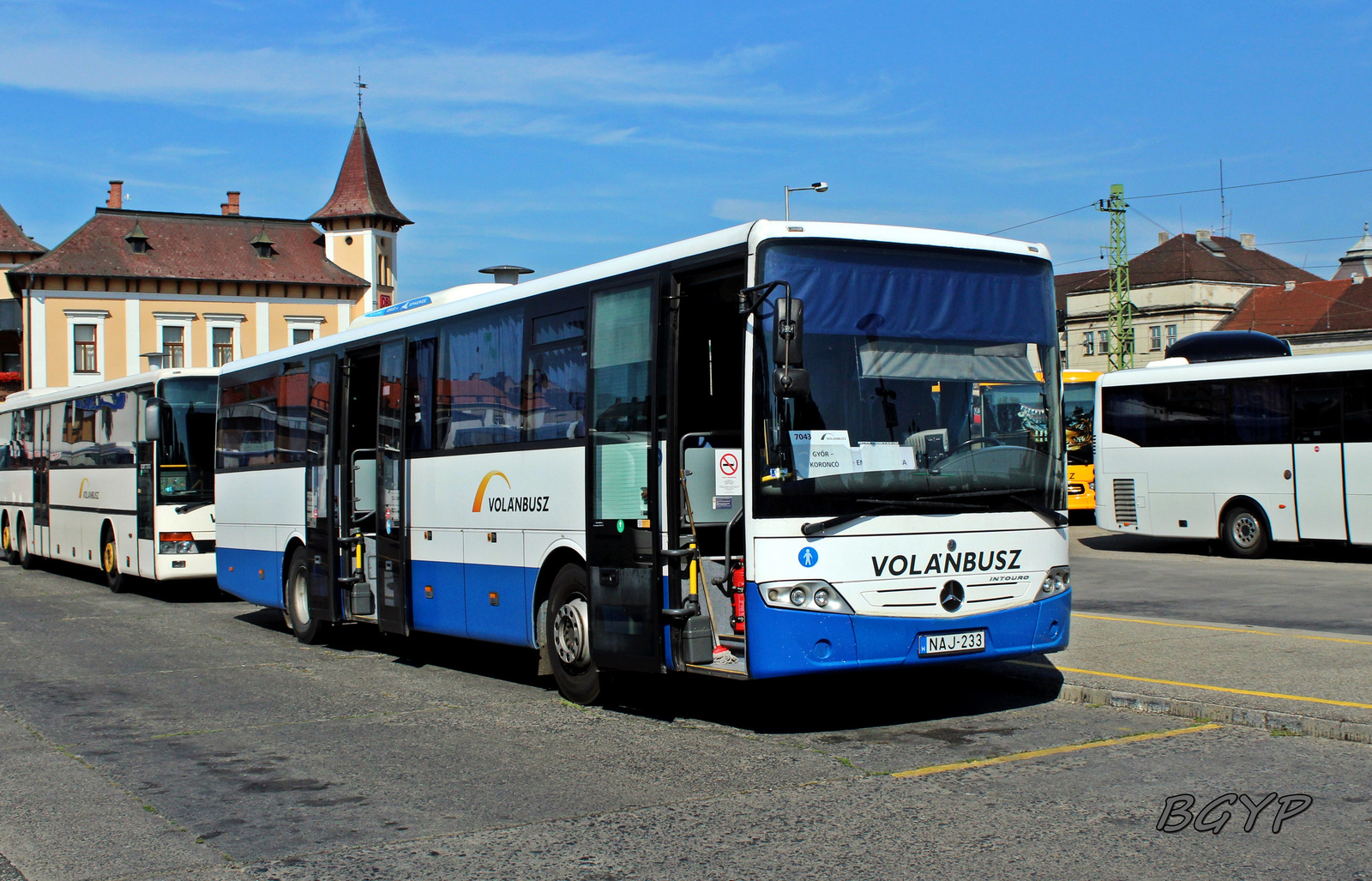 Mercedes-Benz Intouro (NAJ-233)