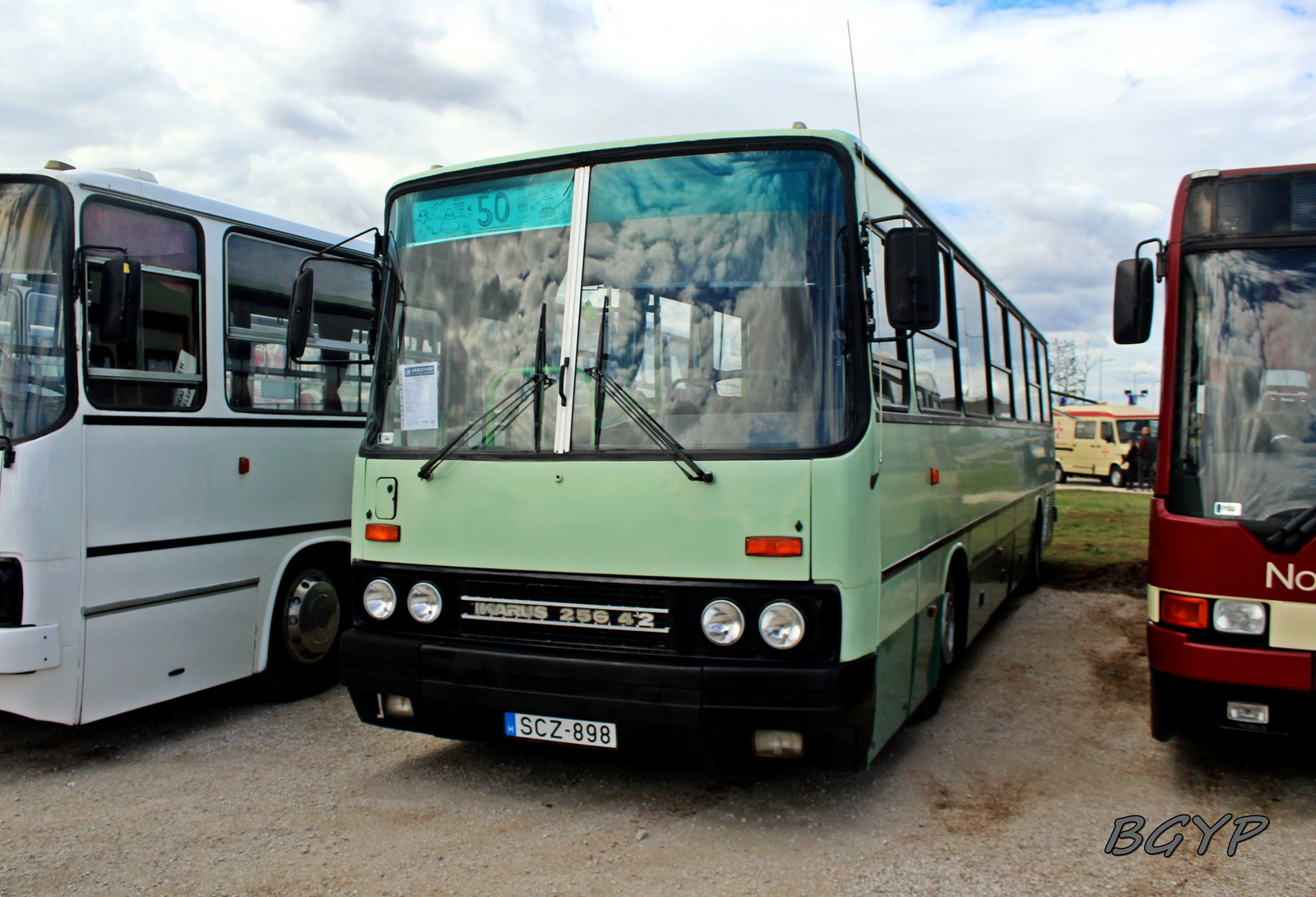 Ikarus 256.42 (SCZ-898)