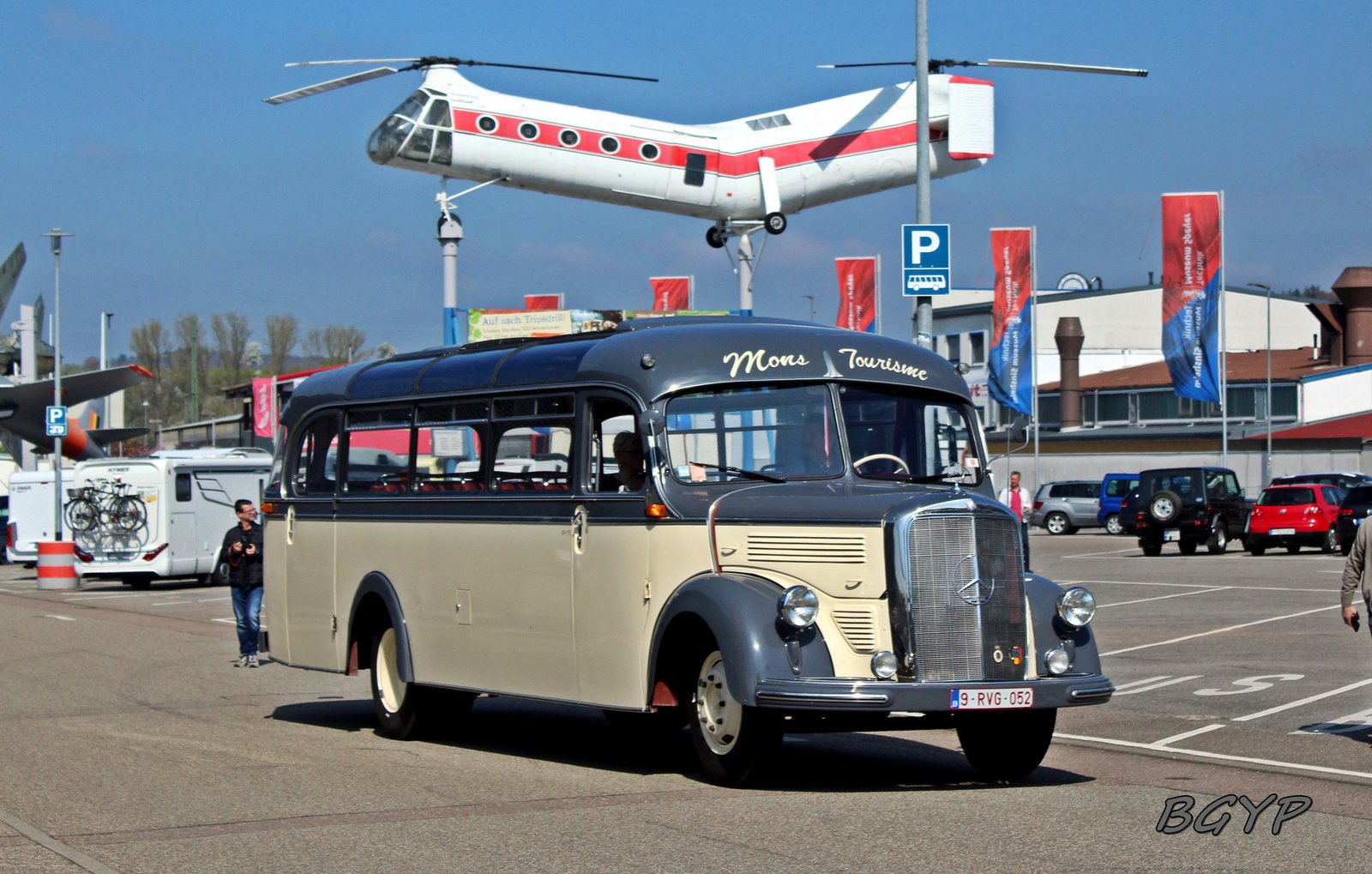 Mercedes-Benz O3500 (9-RVG-052)