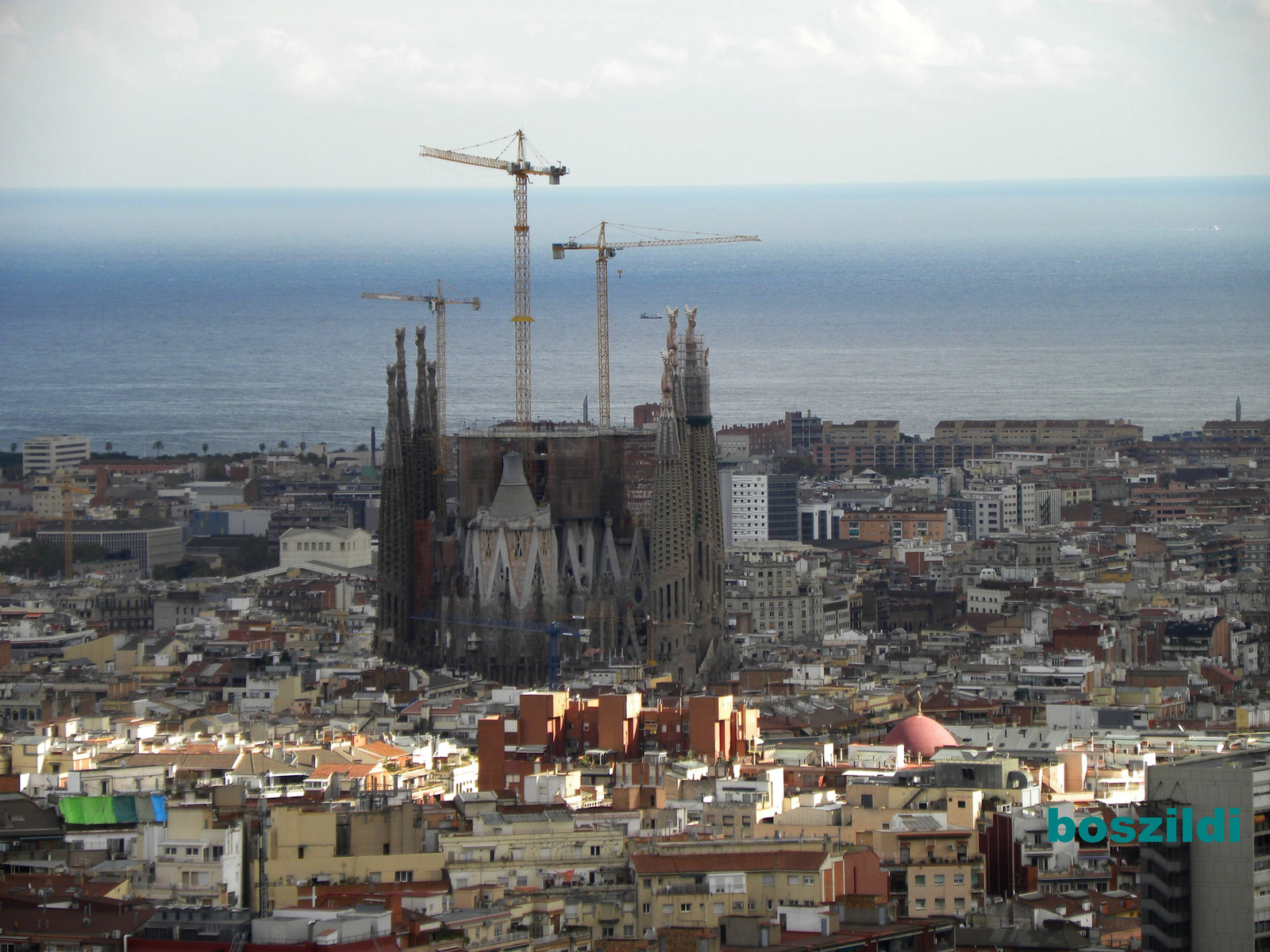 DSCN4076 távolban a Sagrada Familia