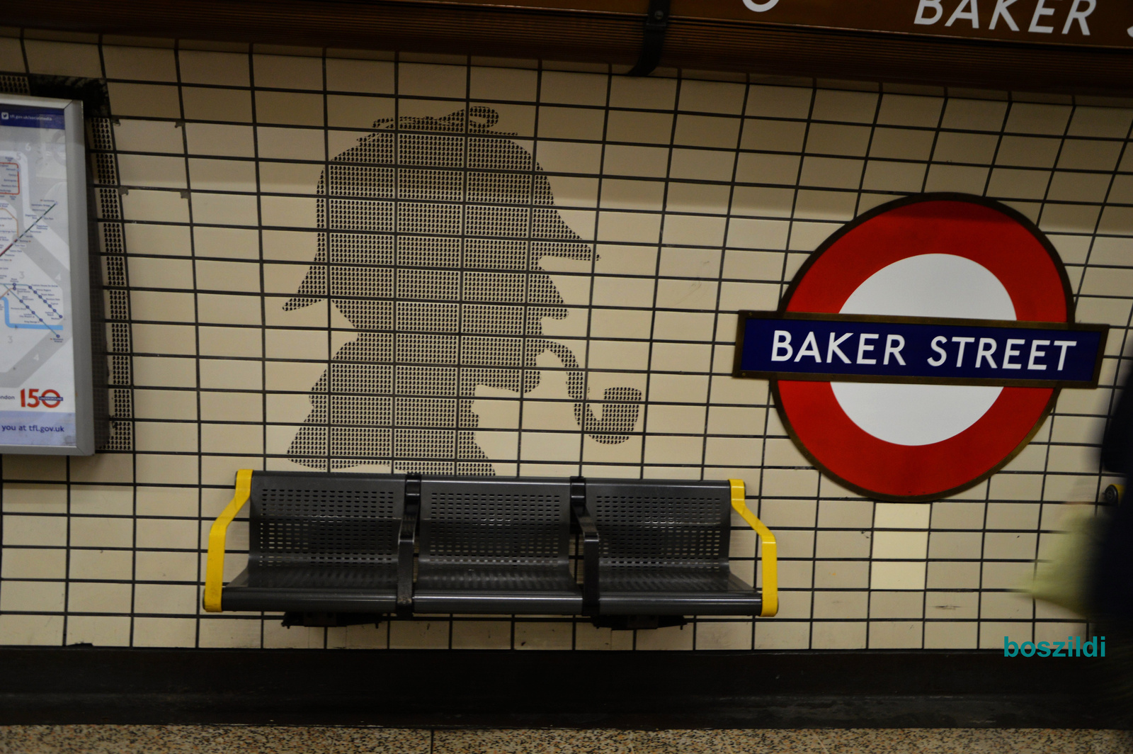 DSC 6073 Sherlock Holmes a londoni metróban