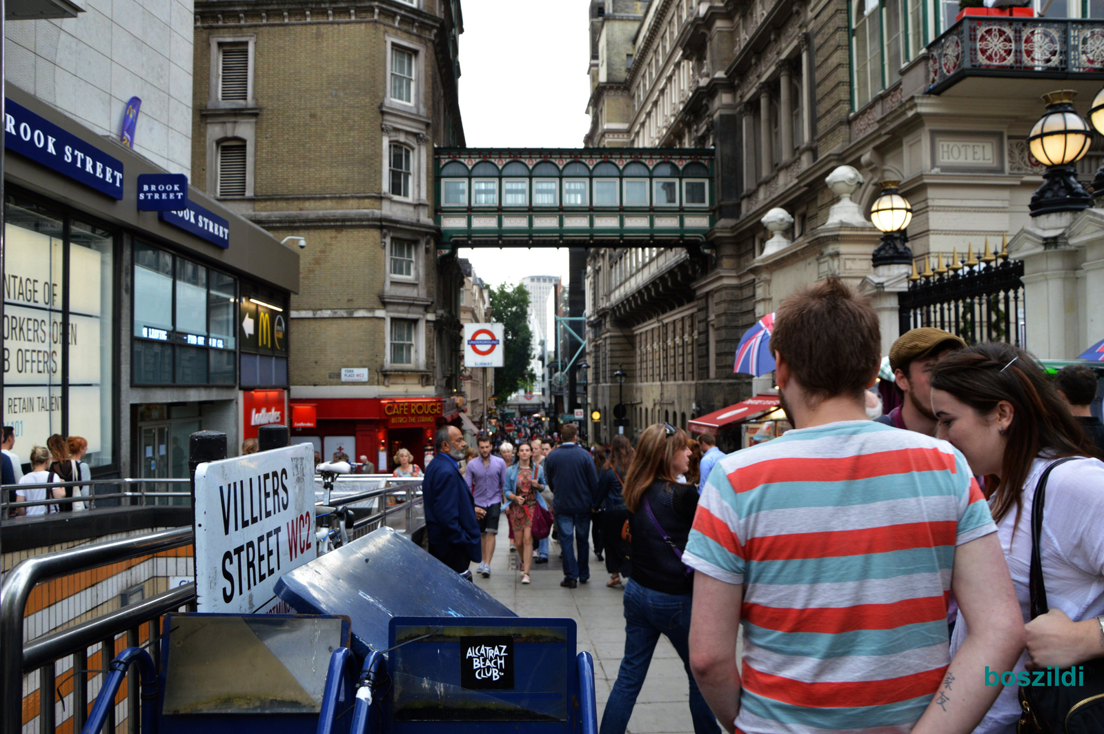 DSC 6112 London