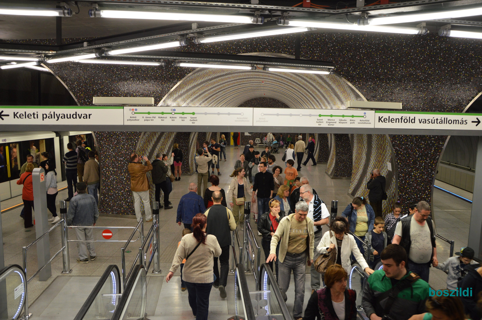 DSC 8343 Gellért tér alatt