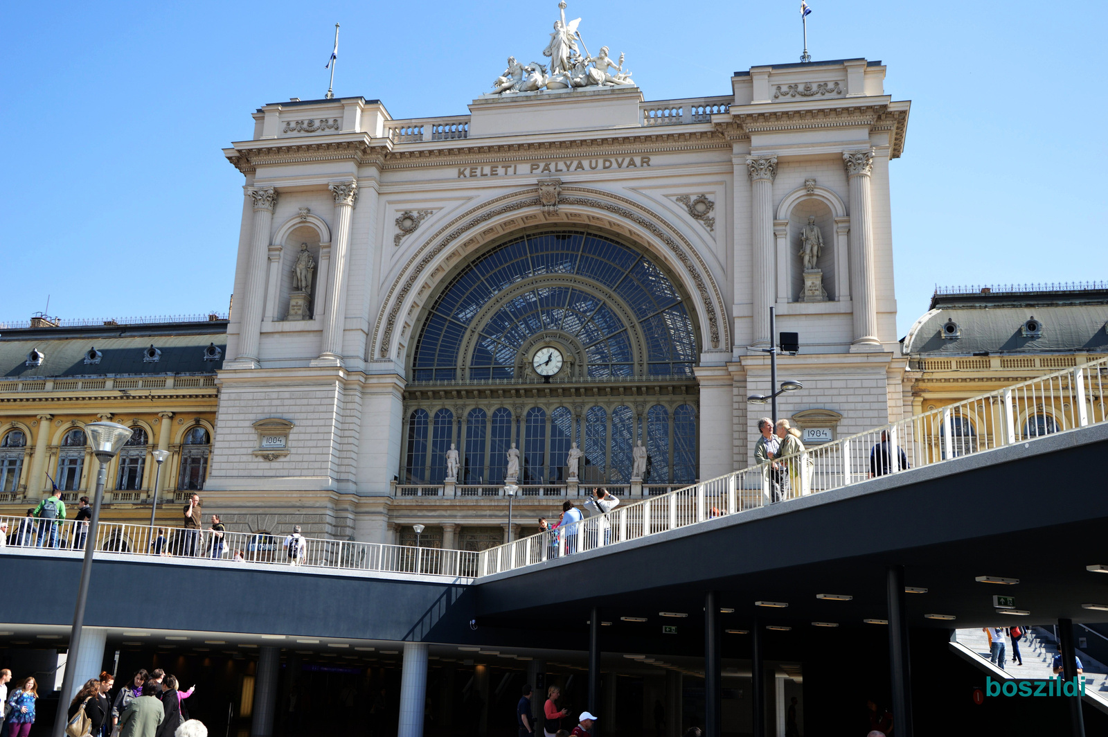 DSC 8416 Keleti pu