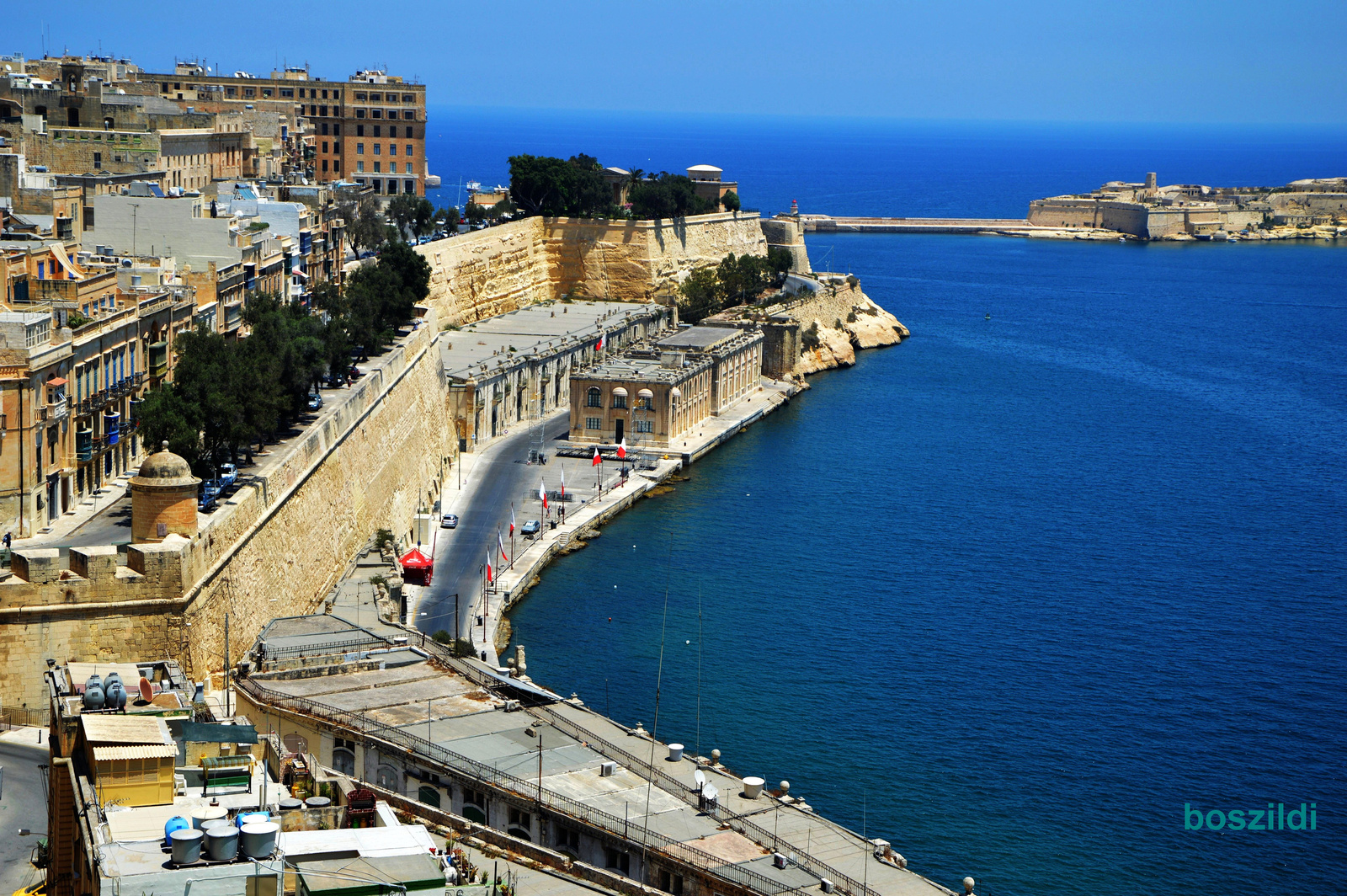 DSC 8080 Valletta, Felső Barakka kertből