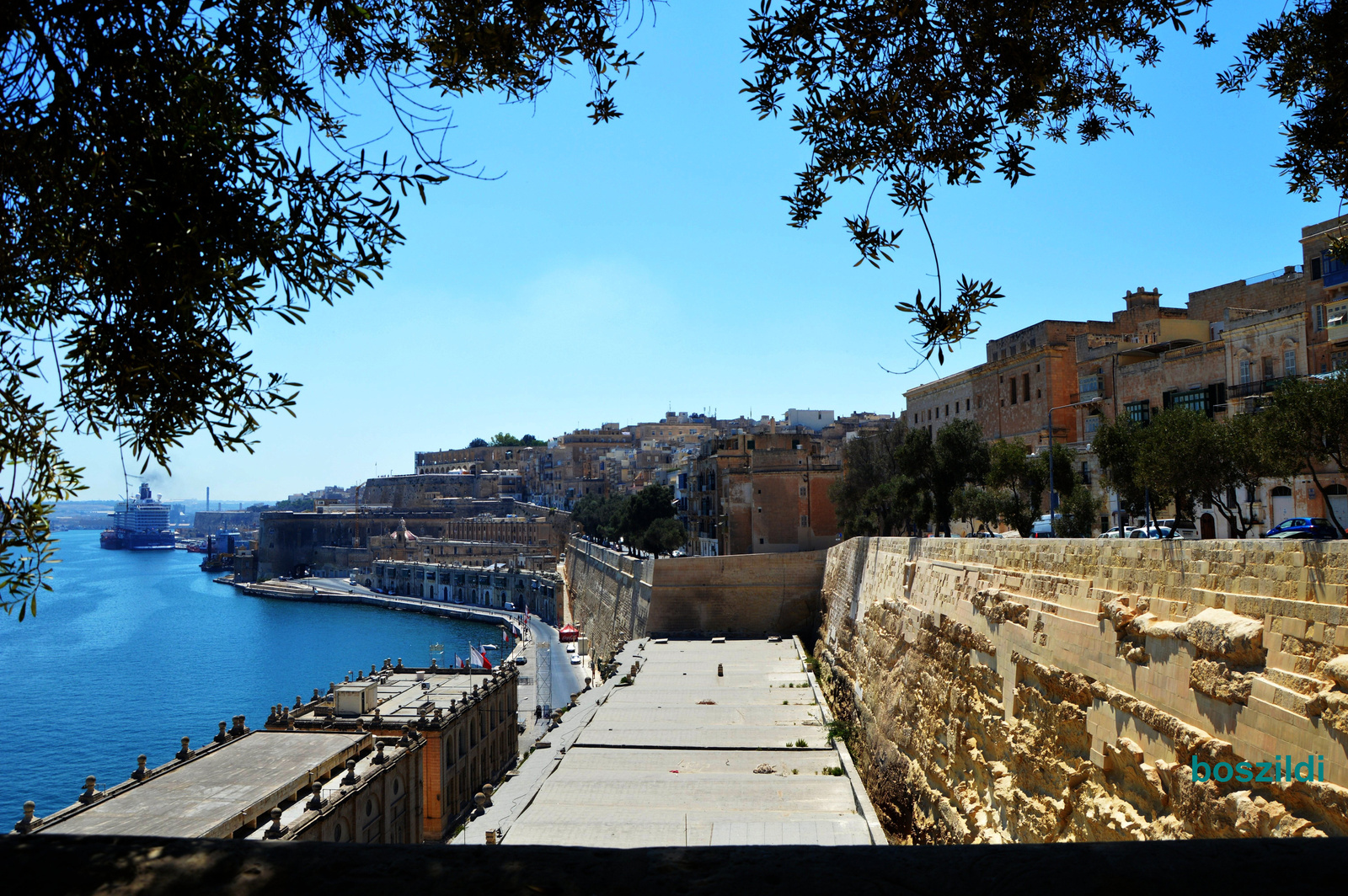 DSC 8220 Valletta, Alsó Barakka kert