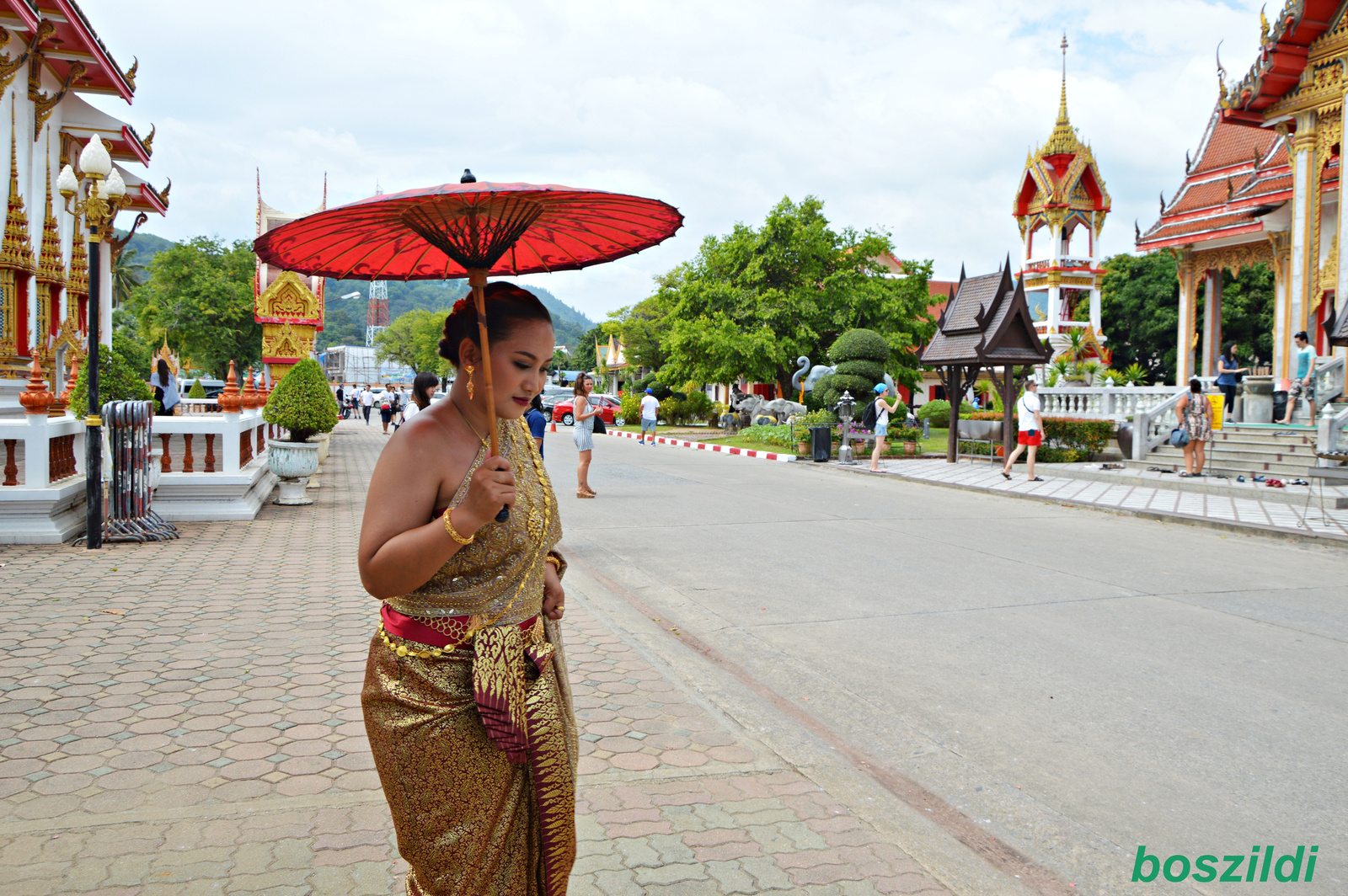DSC 0240 Phuket, Chalong templom előtt