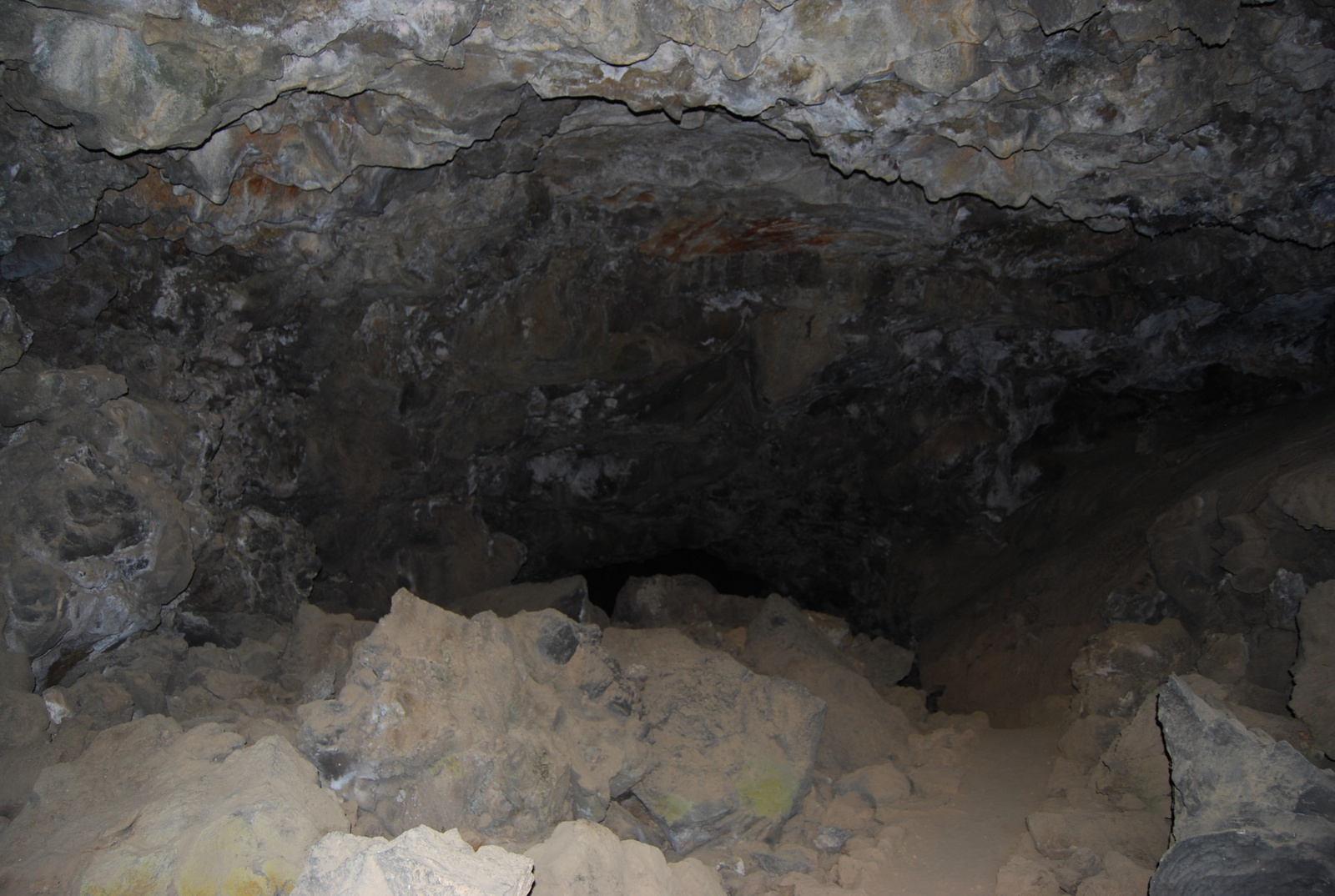 US12 0917 022 Sentinel Cave, Lava Beds NM, CA