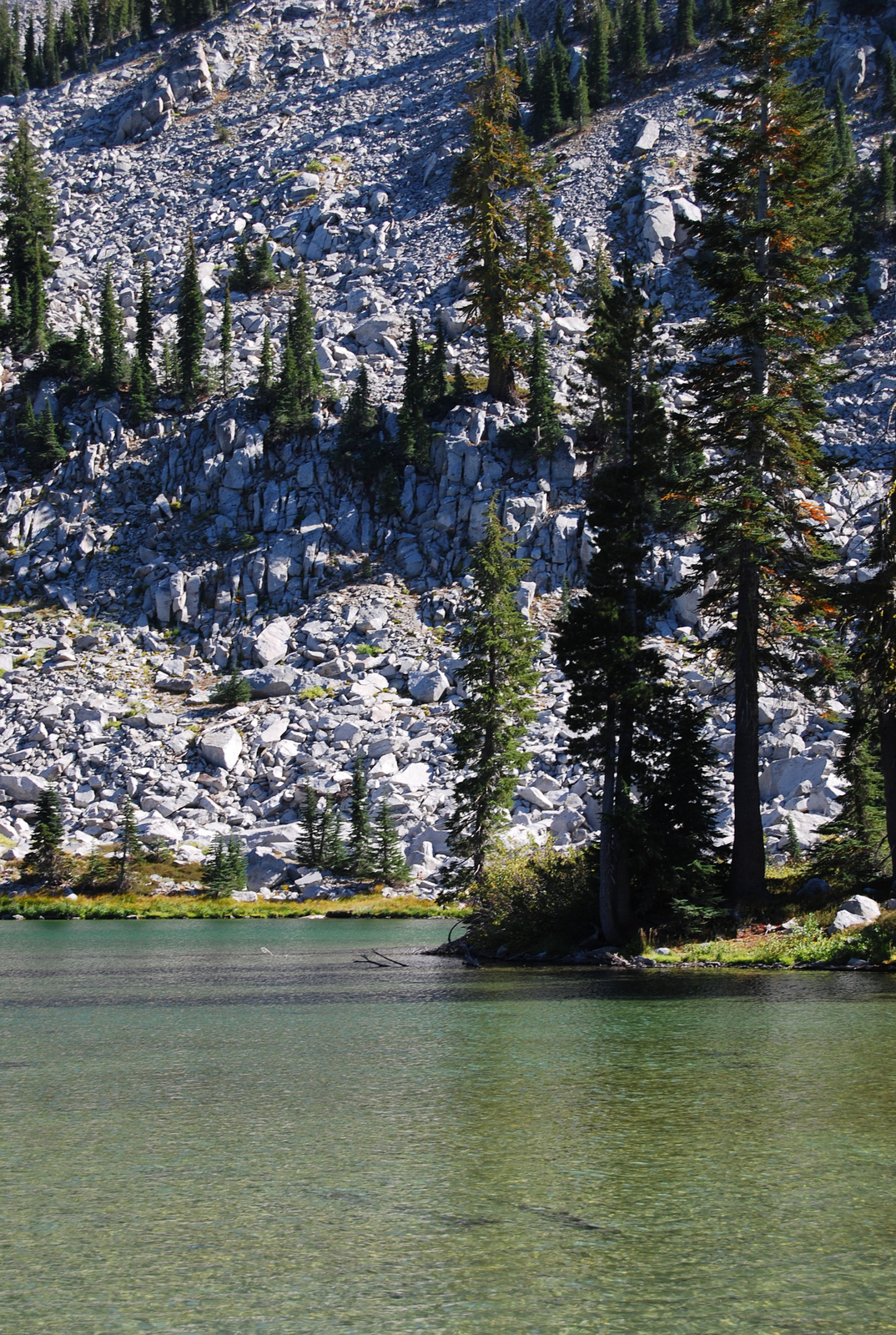 US12 0920 026 Cliff Lake, Lassen NP, CA