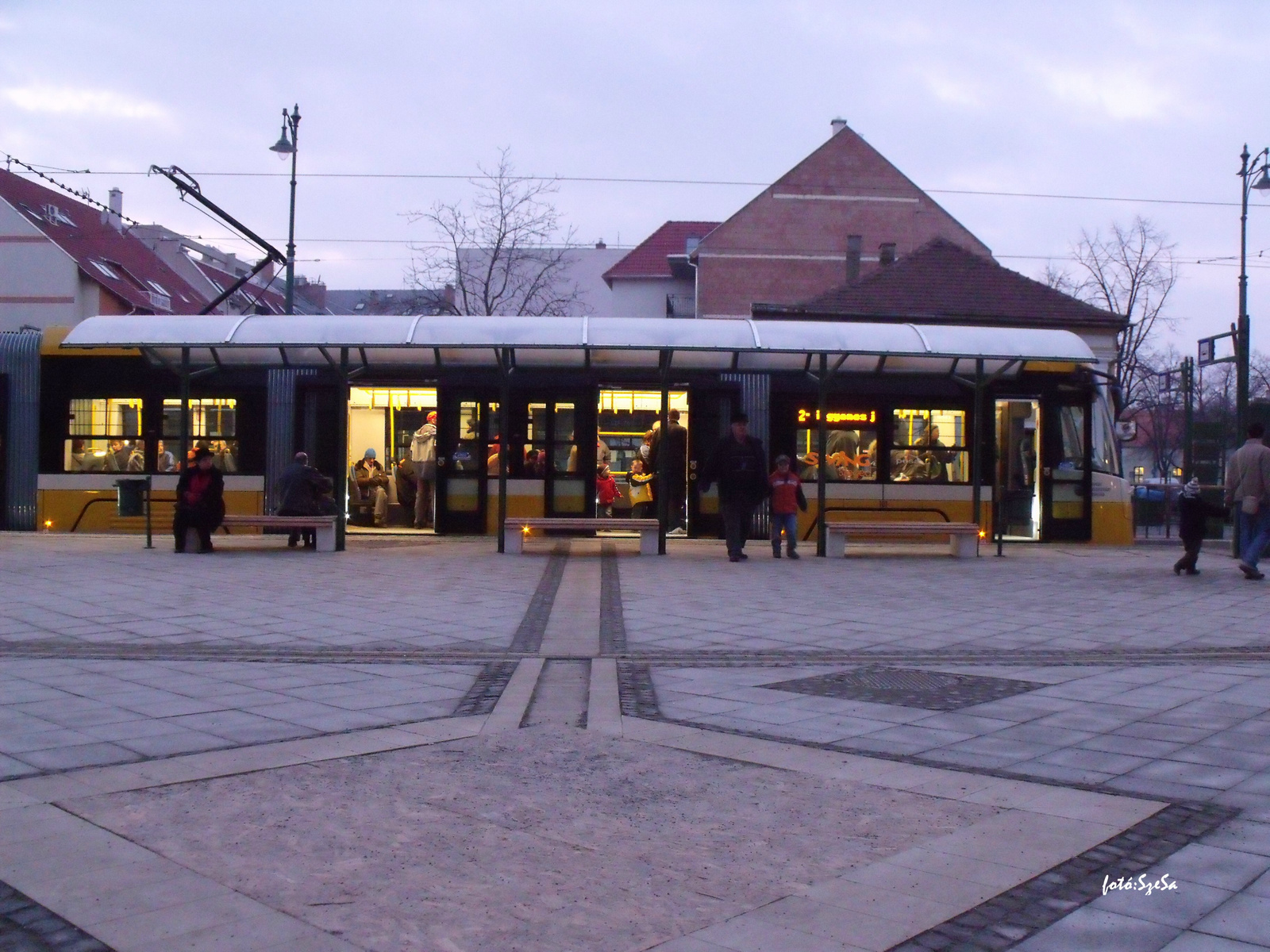 Pesa Swing Szeged, a megállóban