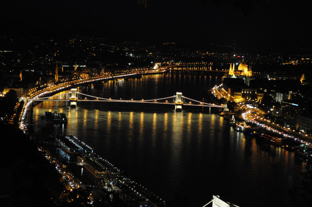 Gyönyörű így este Budapest