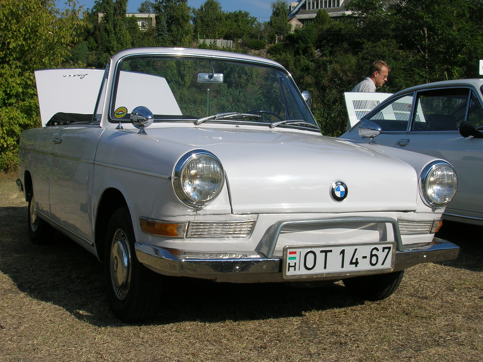 BMW 700