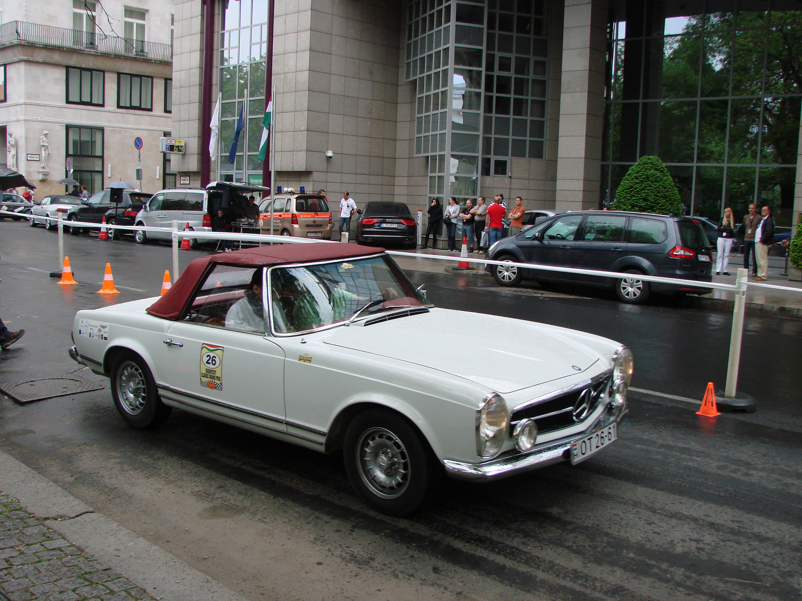 Mercedes-Benz 230 SL