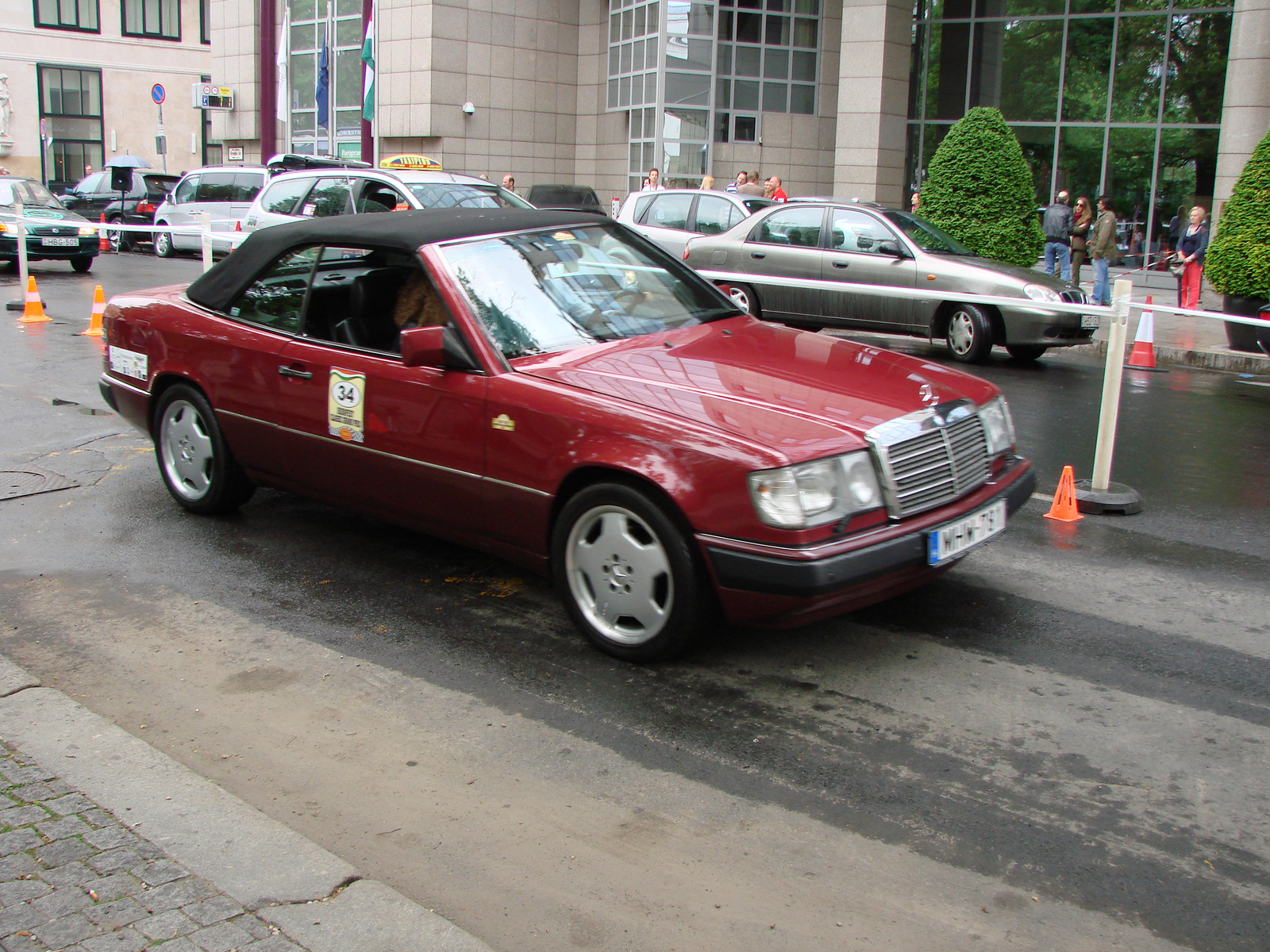 Mercedes-Benz 300 CE-24 Cabrio