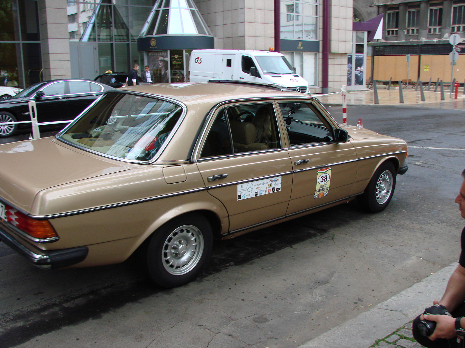 Mercedes-Benz 230E