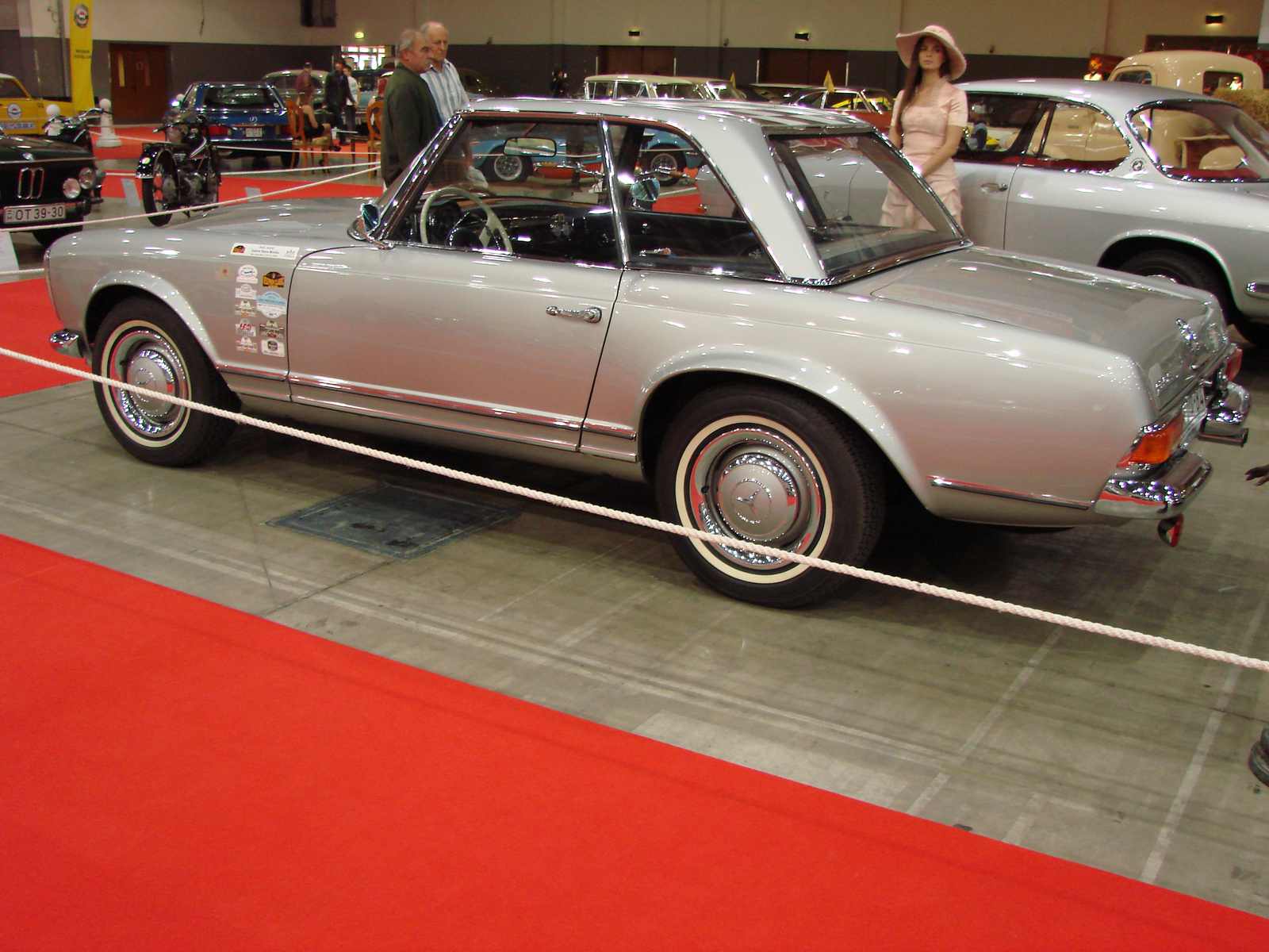 Mercedes-Benz 230 SL