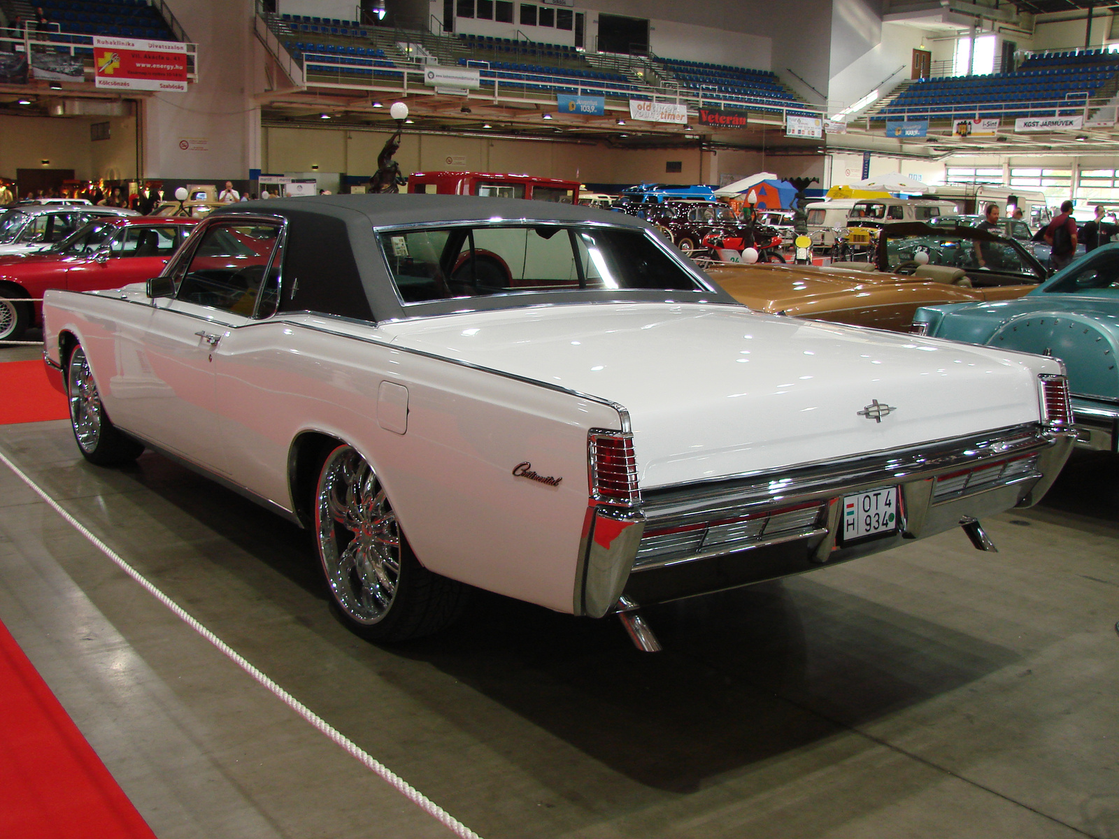 Lincoln Continental Mk IV