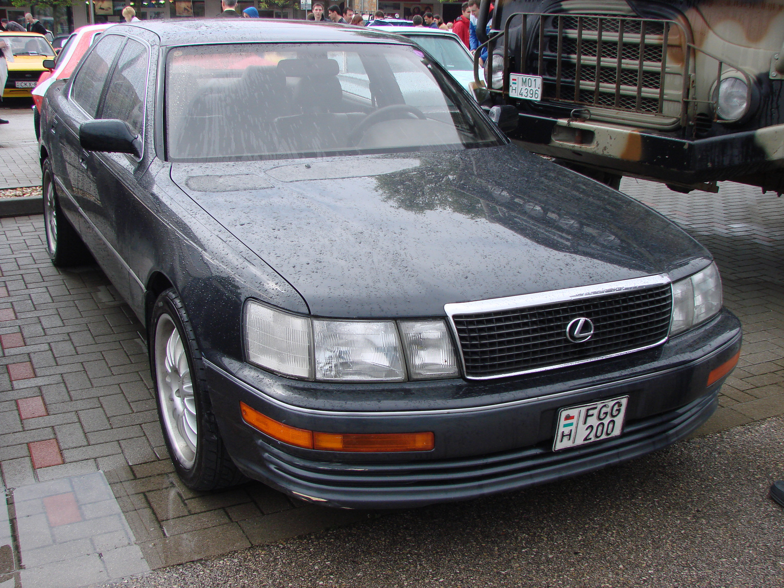 Lexus LS 400