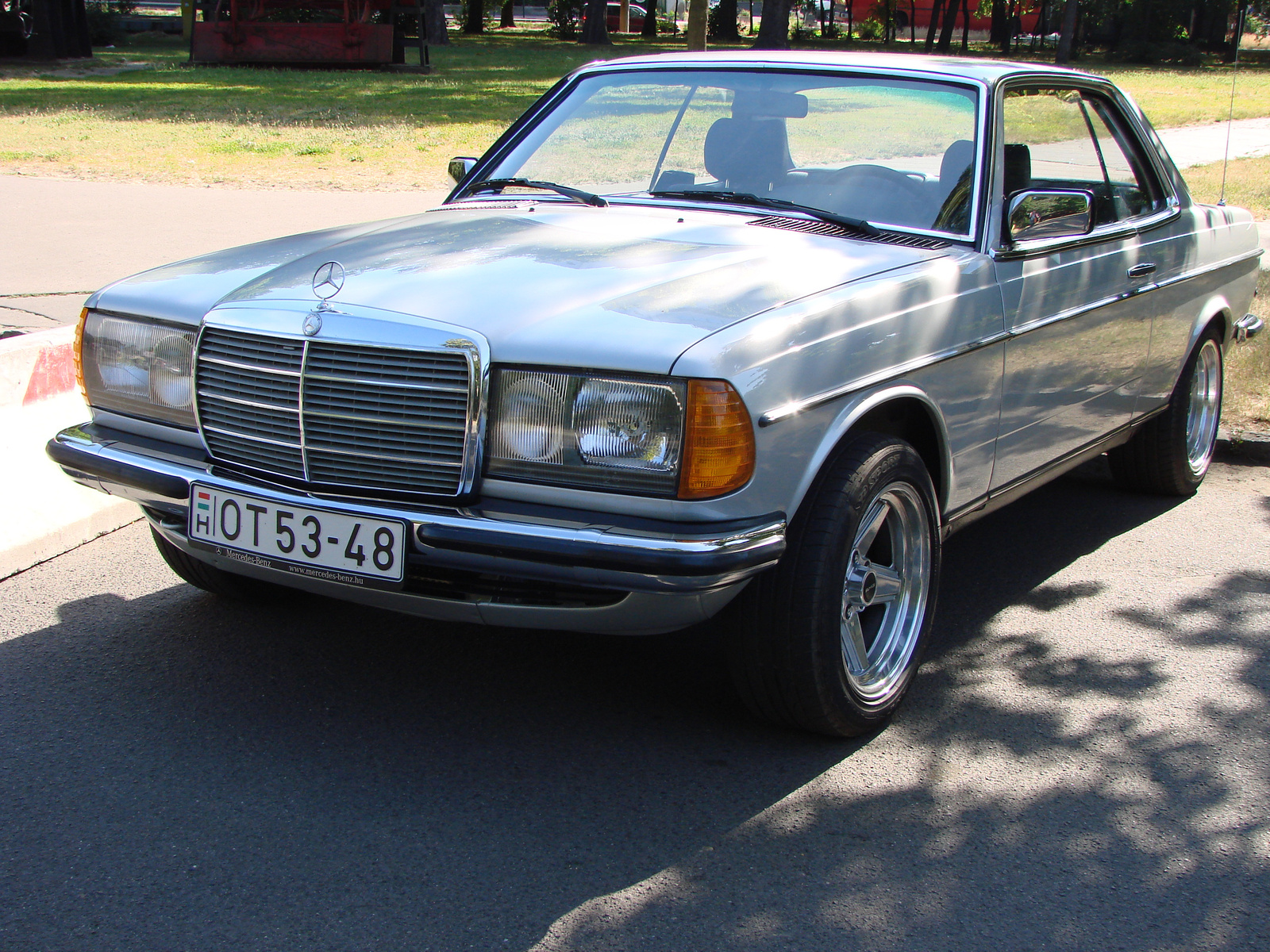 Mercedes-Benz 230 C