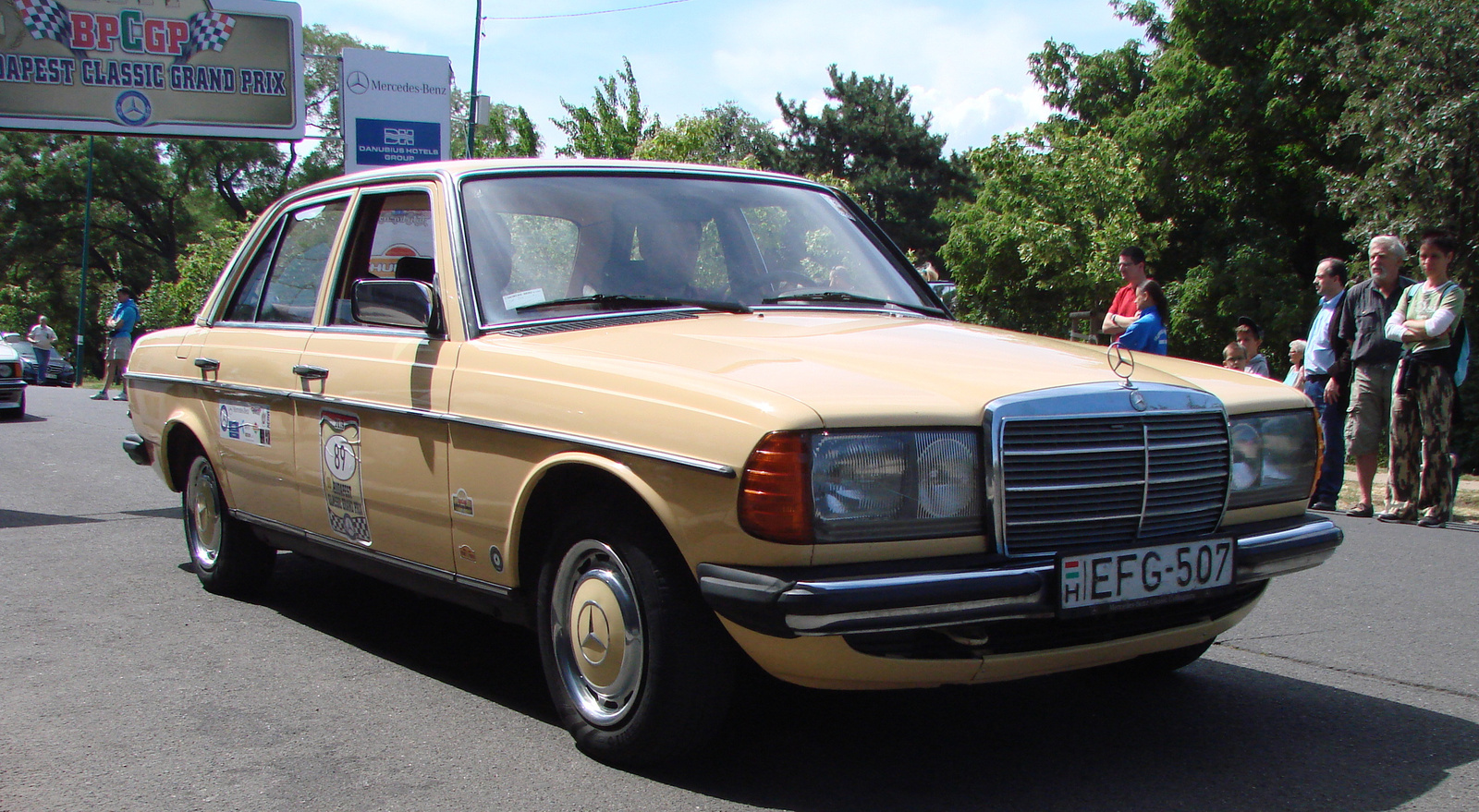 Mercedes-Benz 200