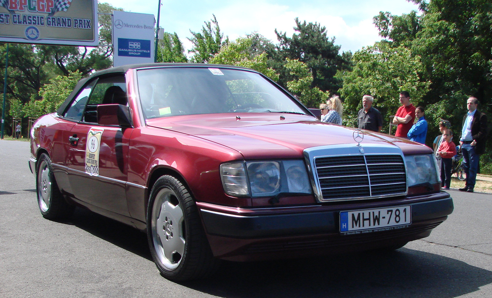 Mercedes-Benz 300 CE-24