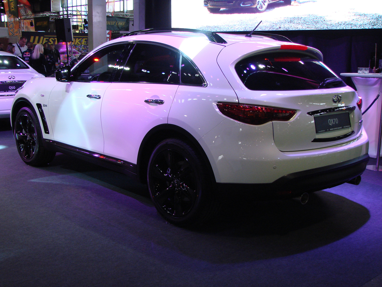 Infiniti QX70