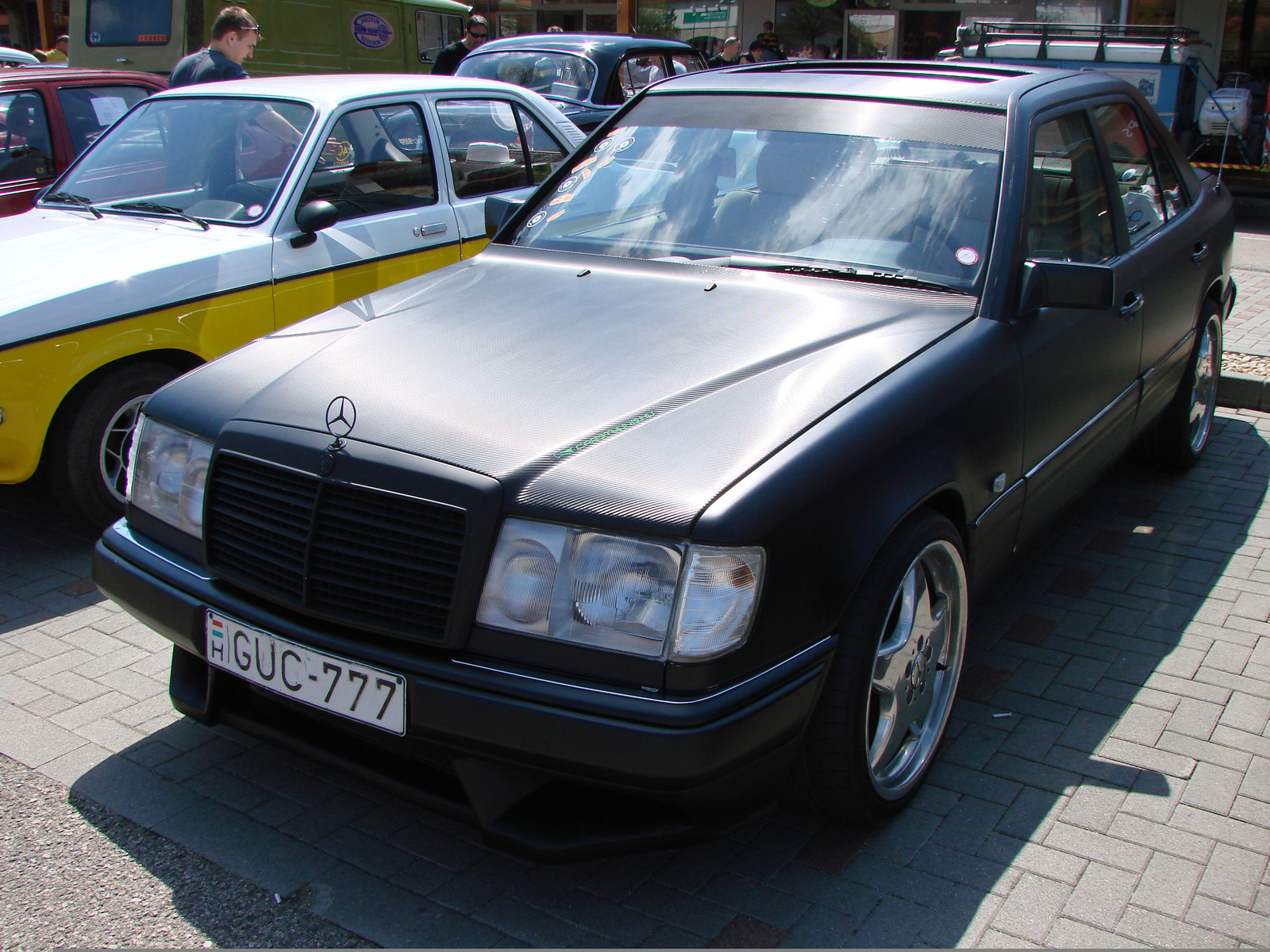 Mercedes-Benz 200E