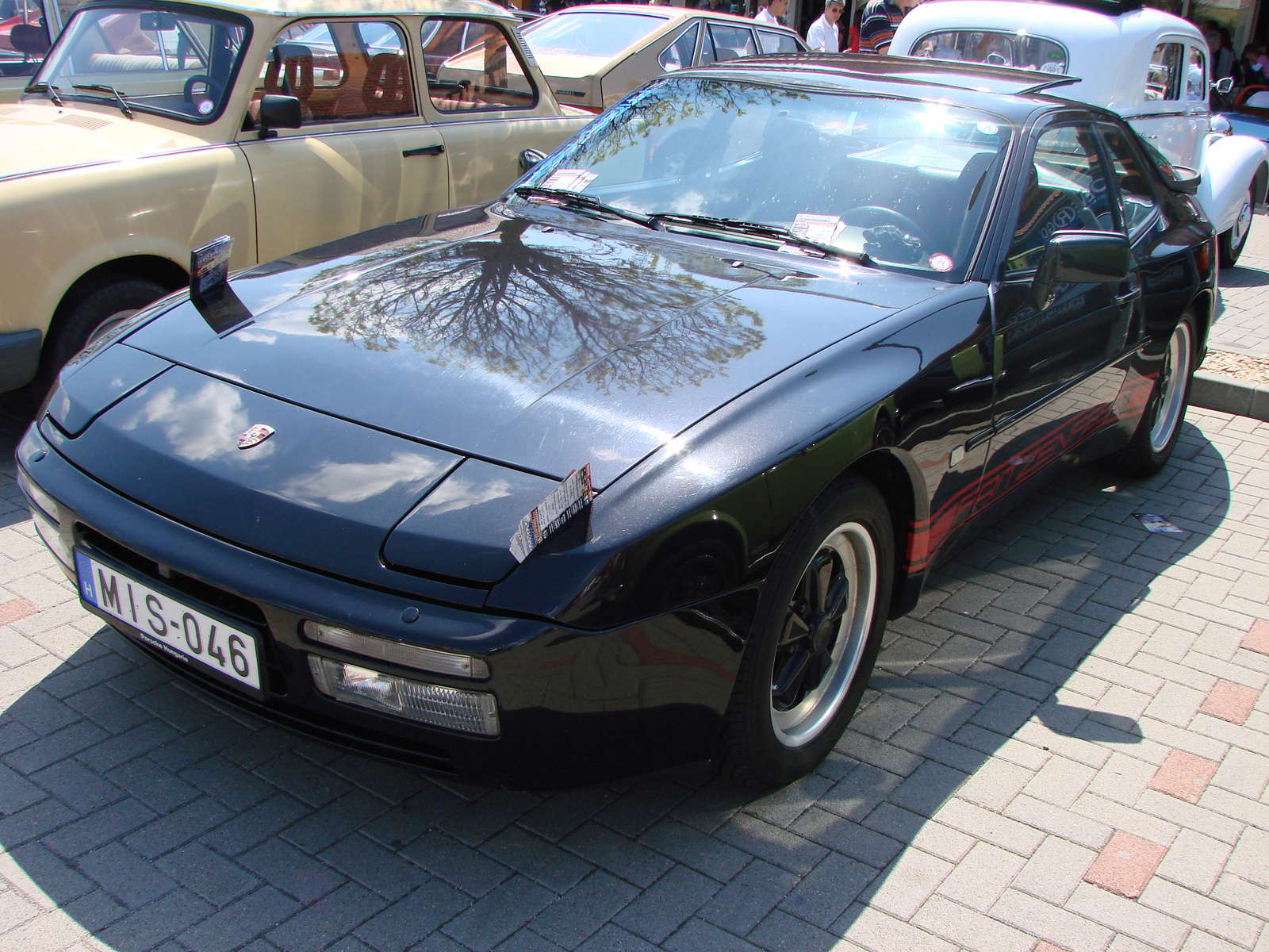 Porsche 944