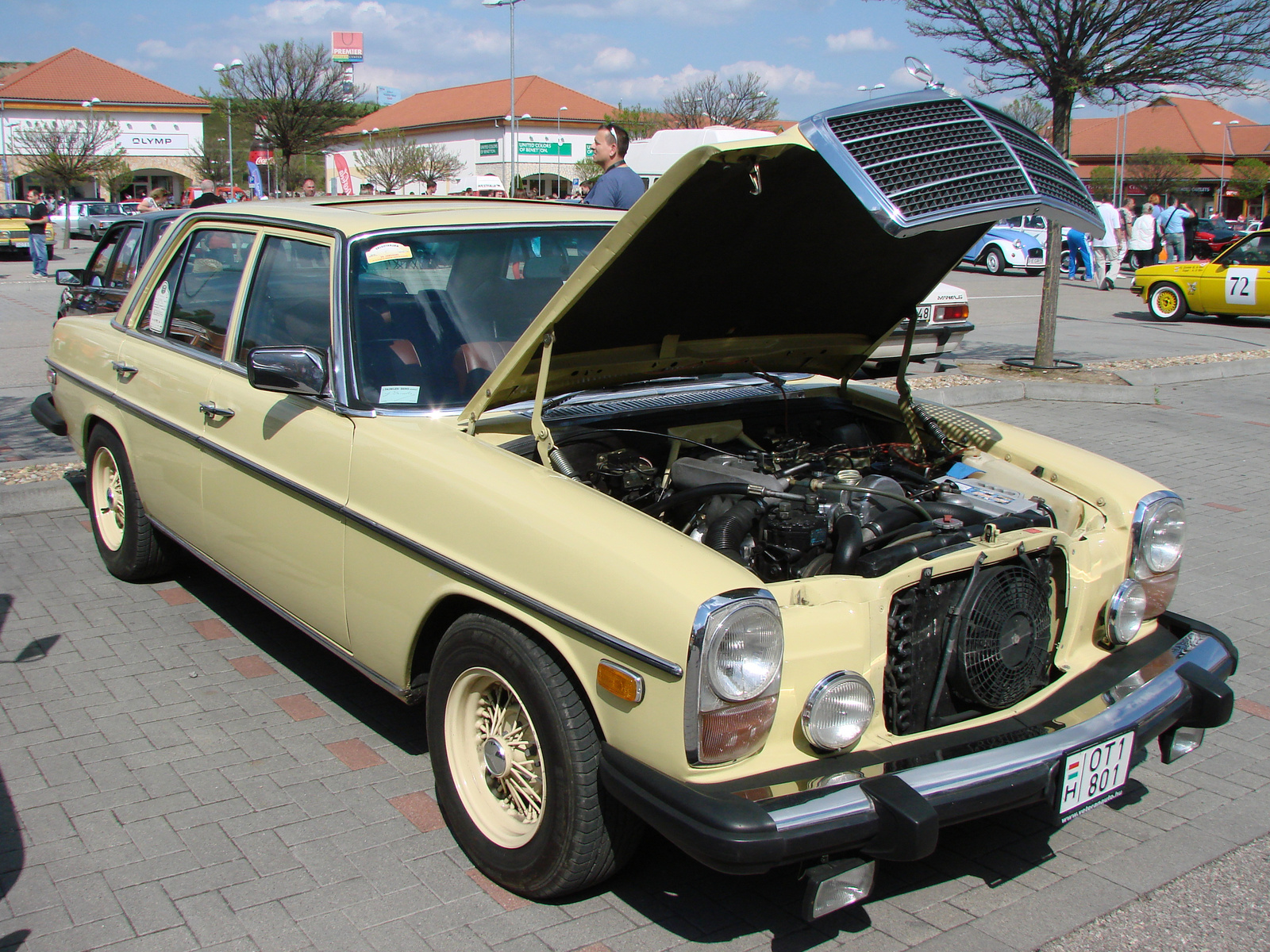 Mercedes-Benz 200