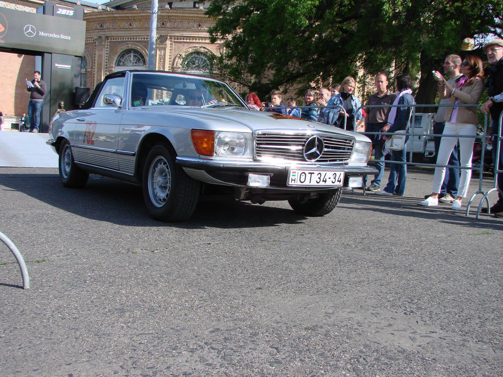 Mercedes-Benz 350 SL