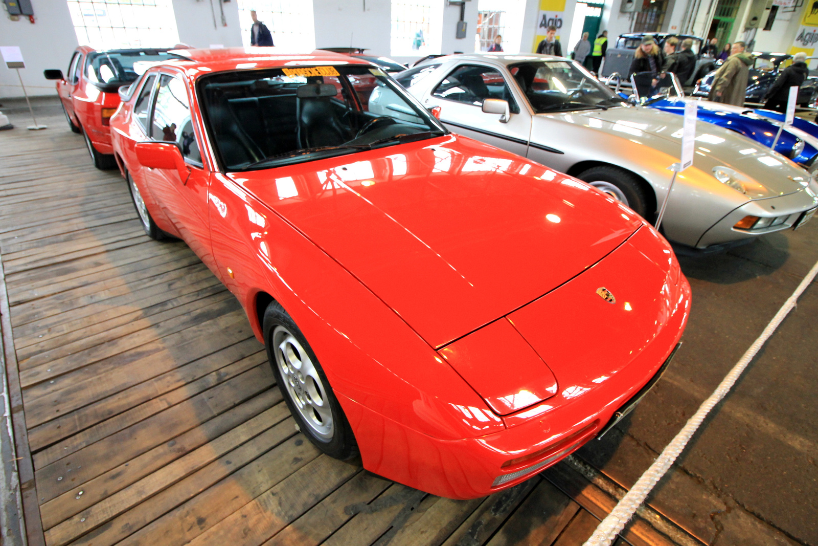 Porsche 944