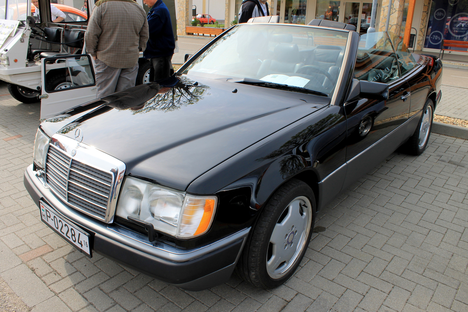 Mercedes-Benz 220 CE
