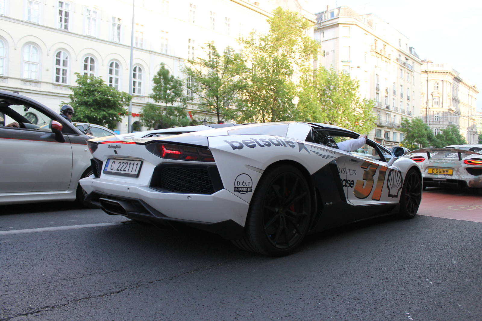 Lamborghini Avetandor LP 700-4 Roadster