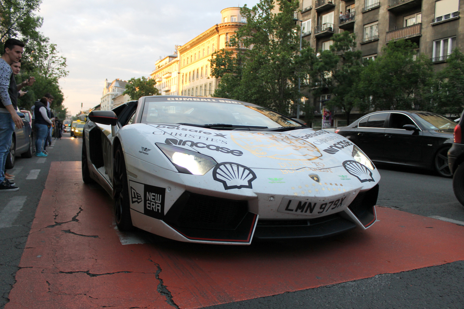 Lamborghini Avetandor LP 700-4 Roadster Pirelli Edition