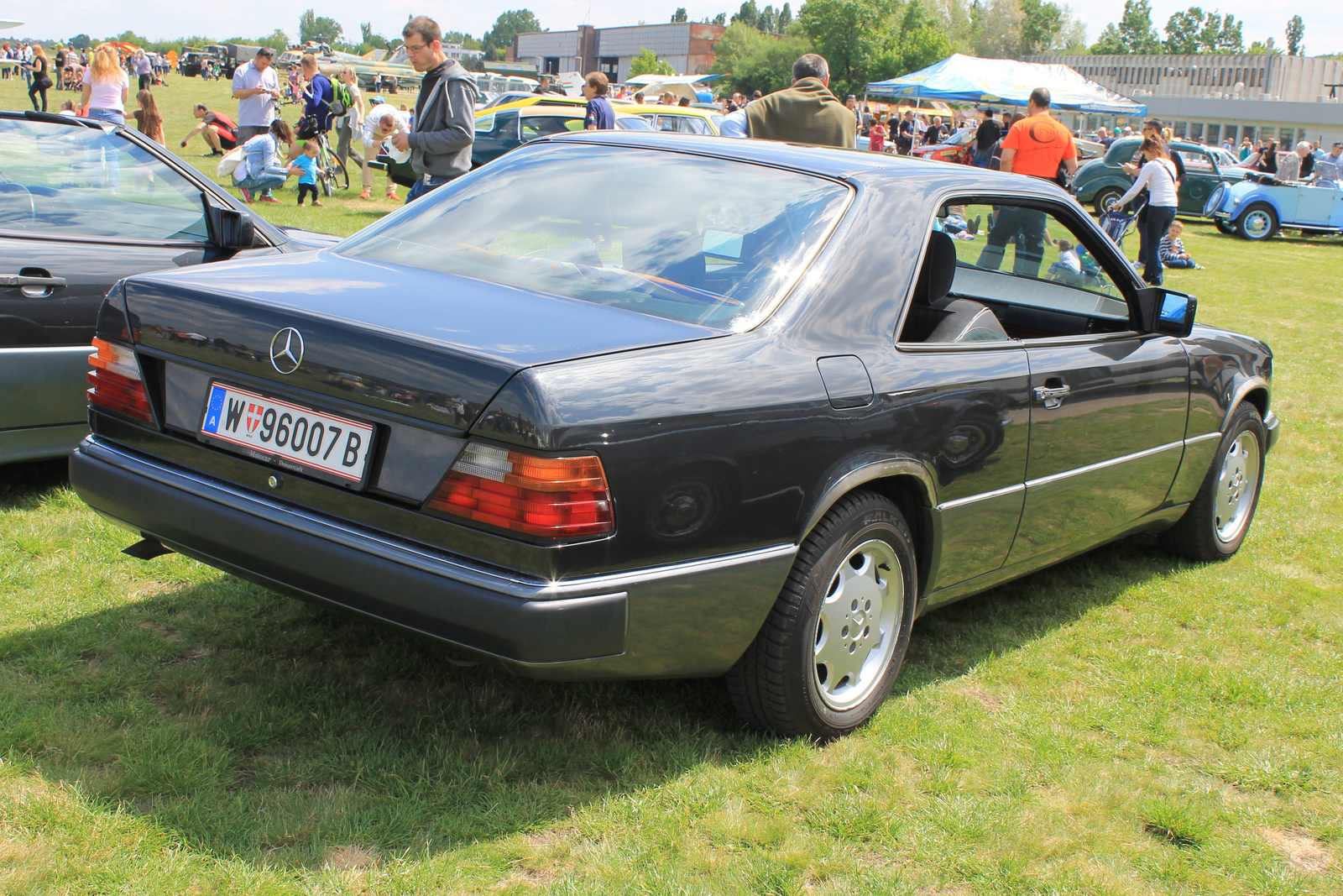 Mercedes-Benz 220 CE