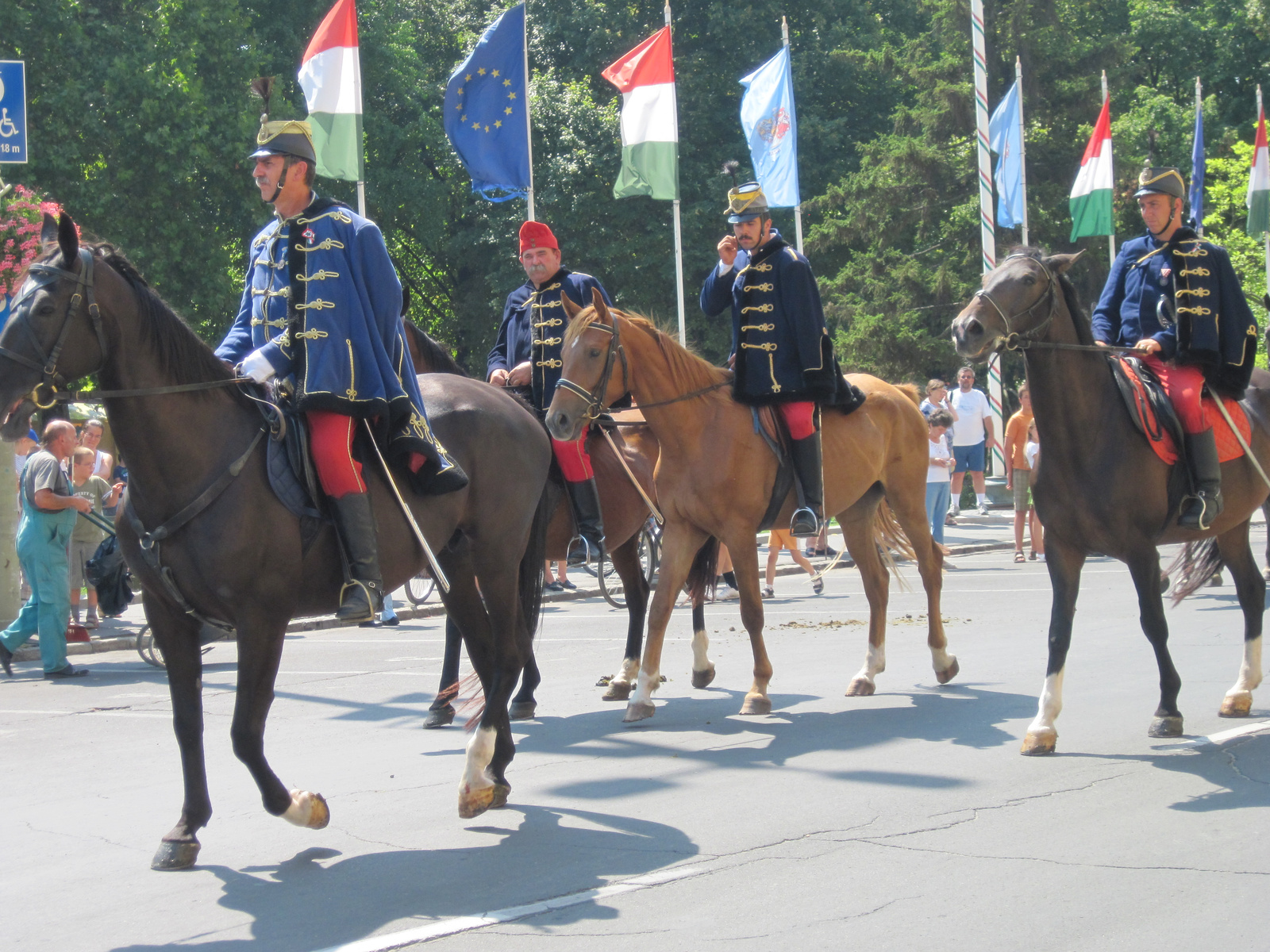 a huszár felvonulás szeged