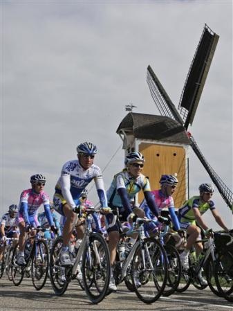 AG2R