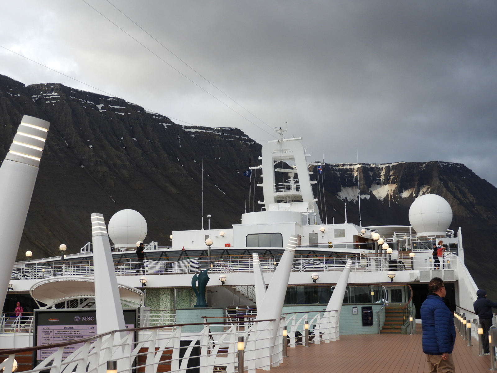 Közel a fjord falához